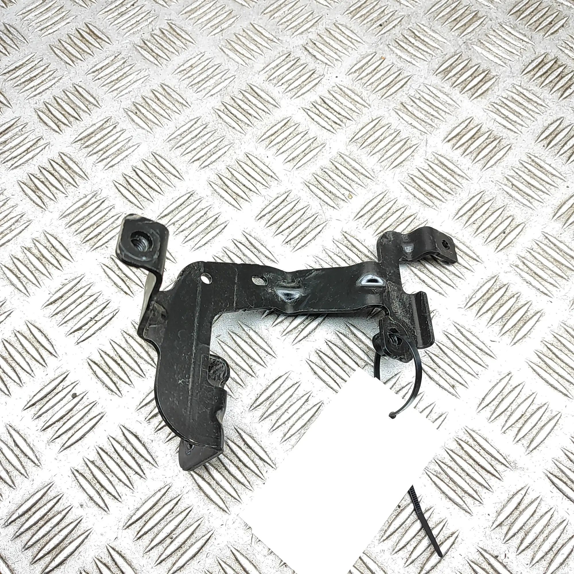 Audi e-tron GT (FW) Air Conditioner Compressor Bracket Air Conditioner Compressor Bracket — AUDI E-TRO...