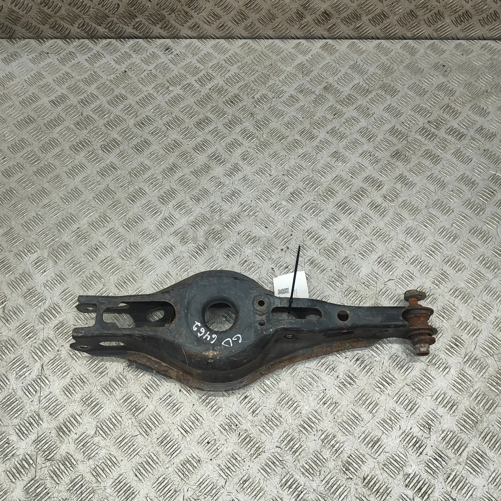 Toyota RAV4 (XA40) Rear Right Control Arm Rear Right Control Arm — TOYOTA RAV (4 V XA50) ...