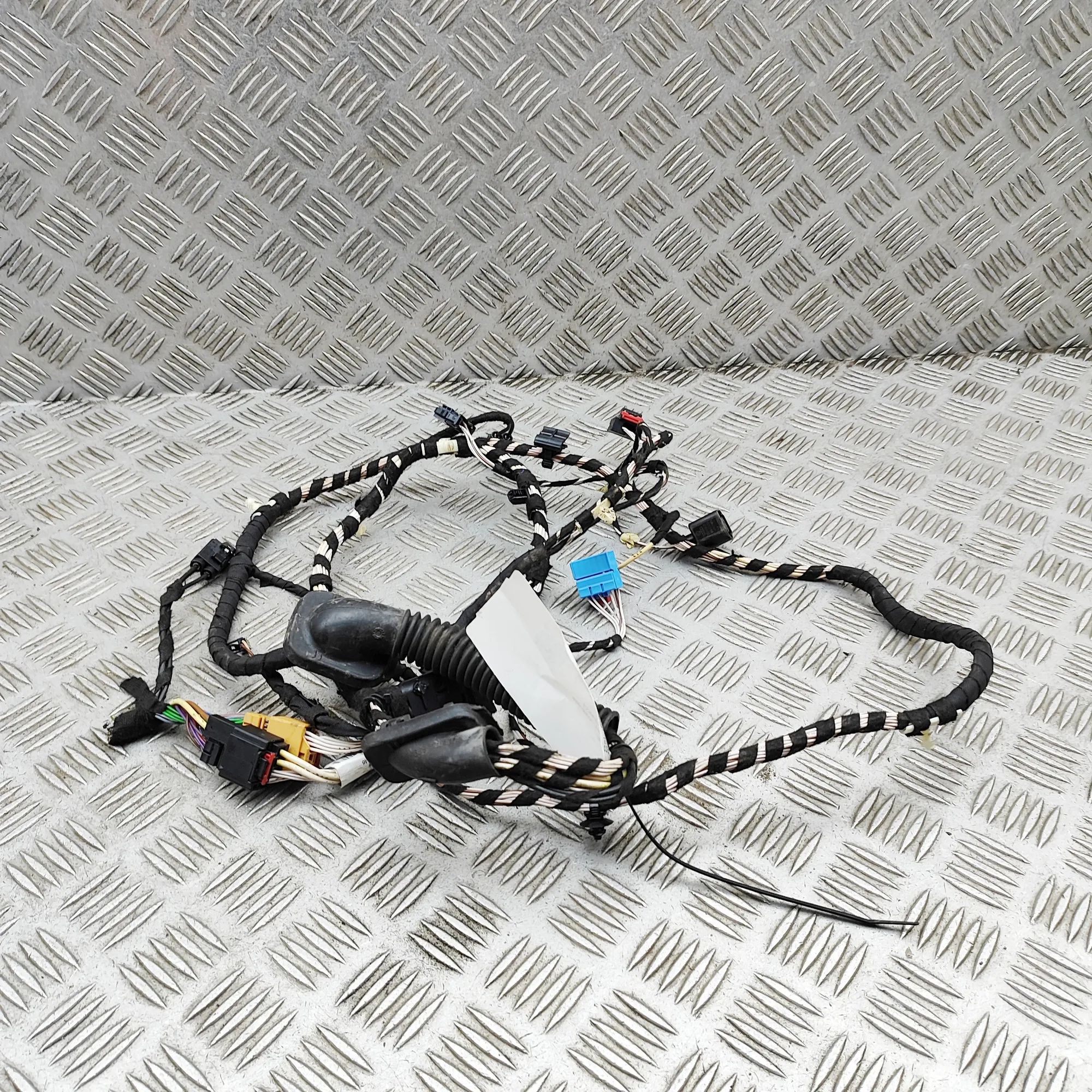 Volkswagen Arteon Tailgate wiring harness Tailgate wiring harness — VW ARTEON (3H7) (2017...