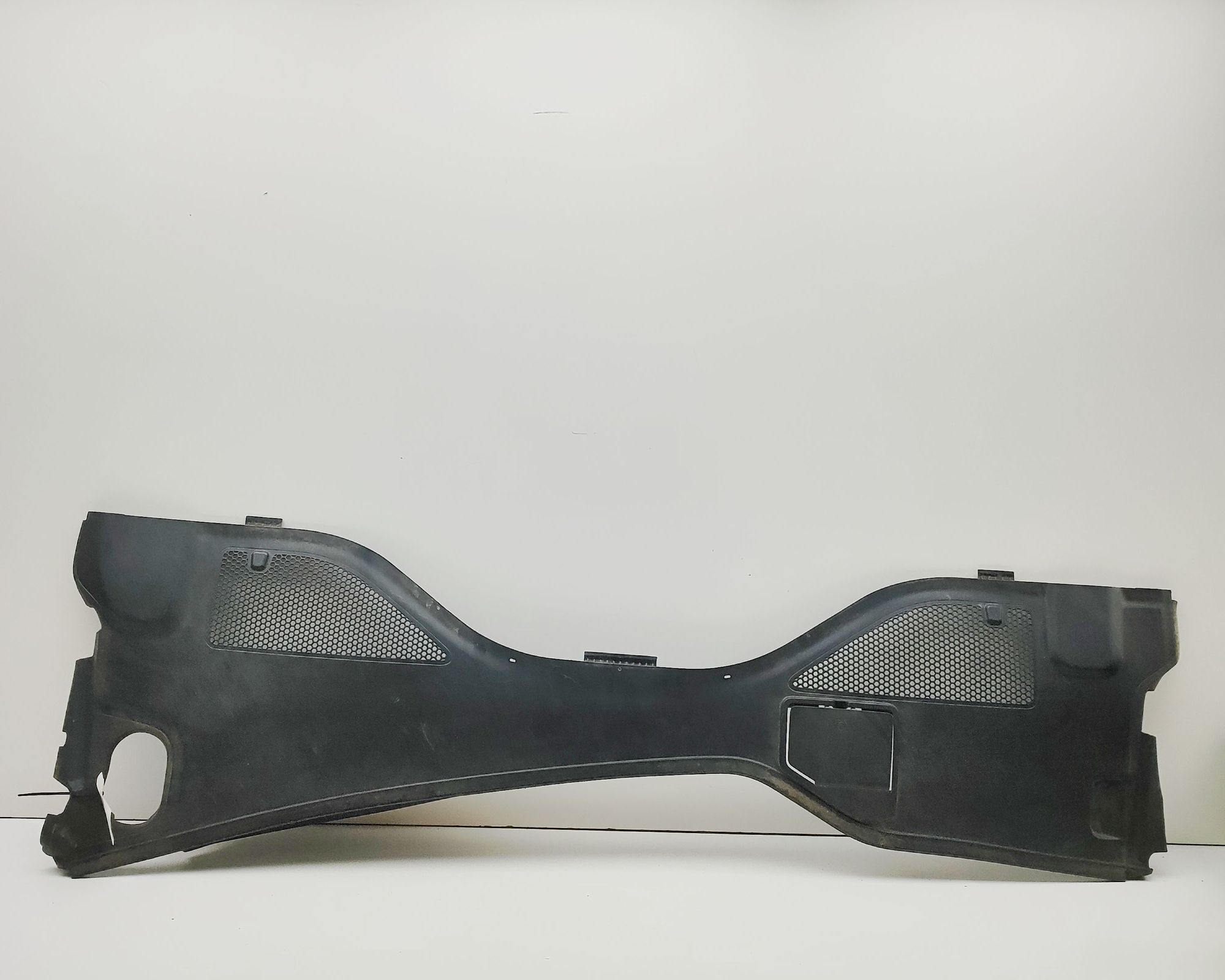 Audi A6 (C7) Front Wiper Cowl Trim Front Wiper Cowl Trim — AUDI A6 (Avant 4G5, C7,...