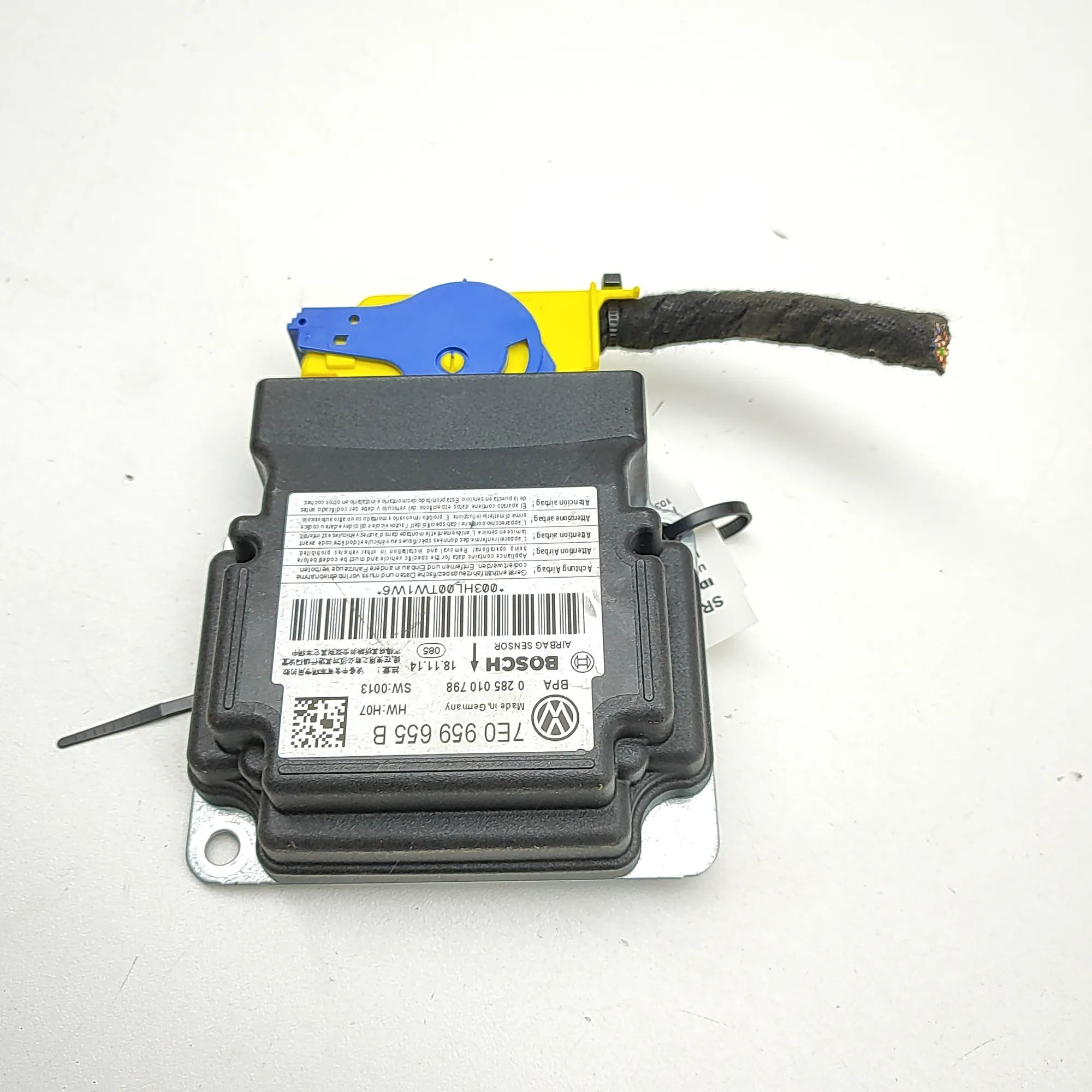 Volkswagen Transporter (T5, Caravelle, Multivan) SRS Control Unit SRS Control Unit — VW TRANSPORTER (V T5 Van) (2...