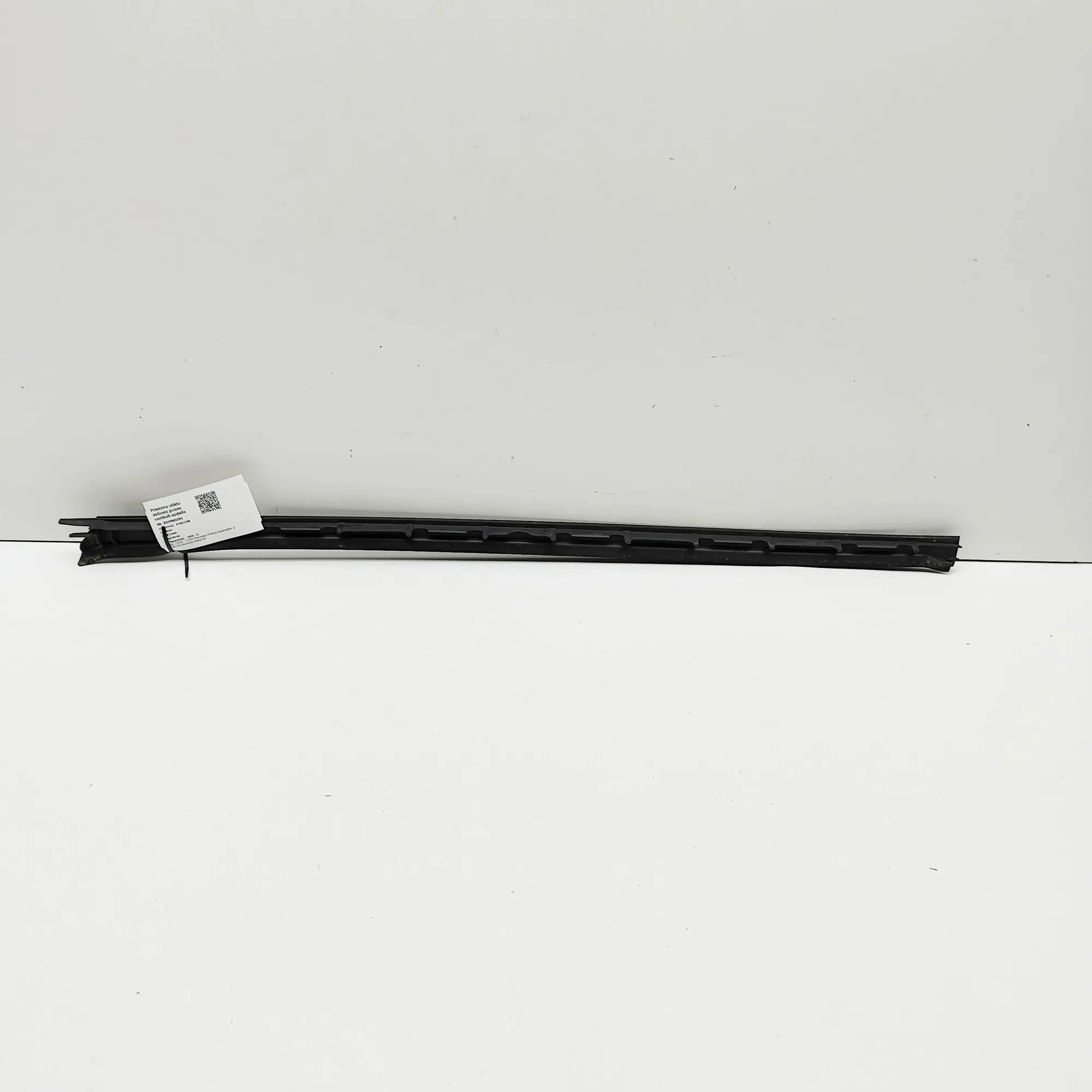 BMW X5 (G05) Windshield Left Vertical Trim Windshield Left Vertical Trim — BMW X5 (G05) (2...