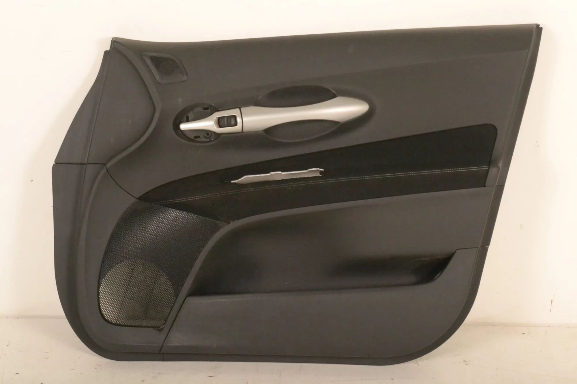 Toyota Auris Front Right Door Panel Front Right Door Panel — TOYOTA AURIS (_E15_) (...