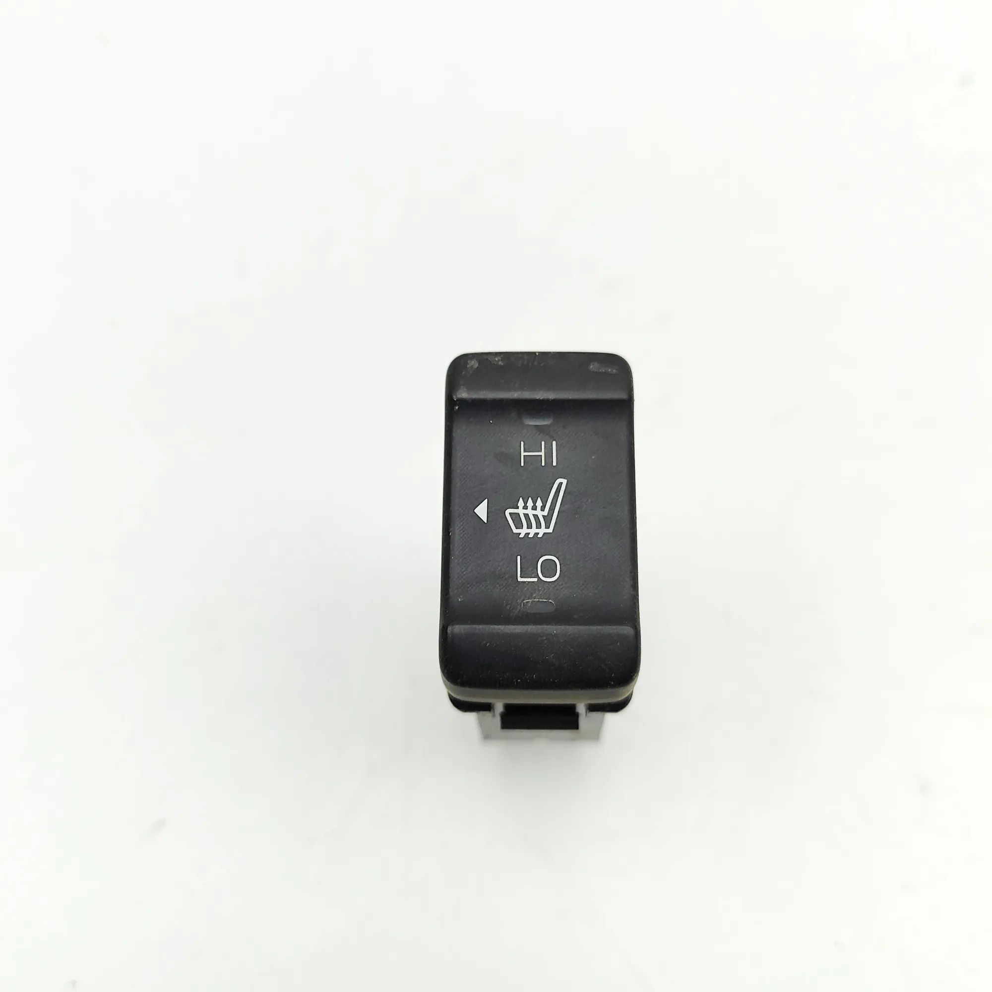 Isuzu D-Max Seat heating switch Seat heating switch — ISUZU D-MAX (II TFR, TFS)...