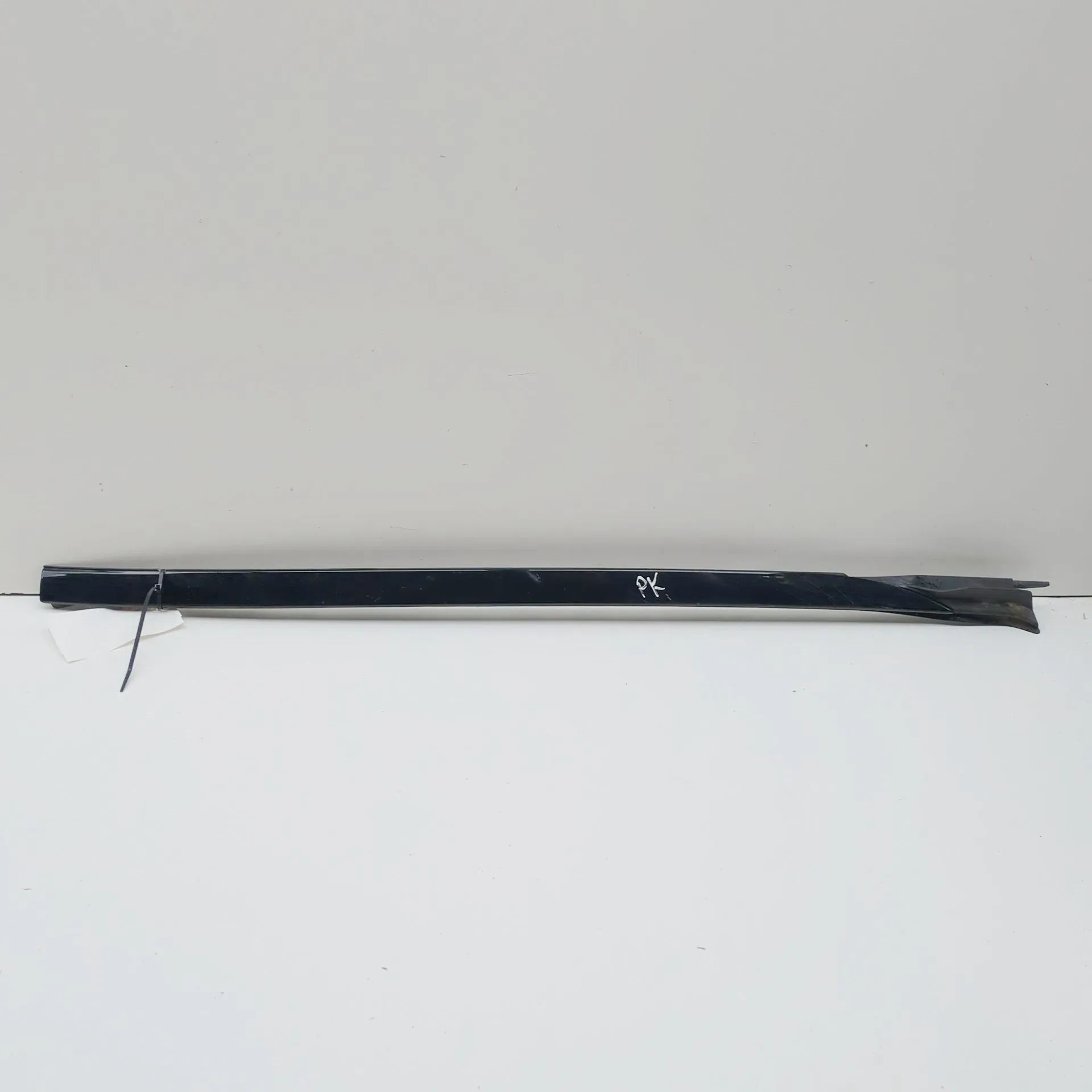 BMW X5 (G05) Door window strip — front left Door window strip — front left — BMW X5 (G05) (...