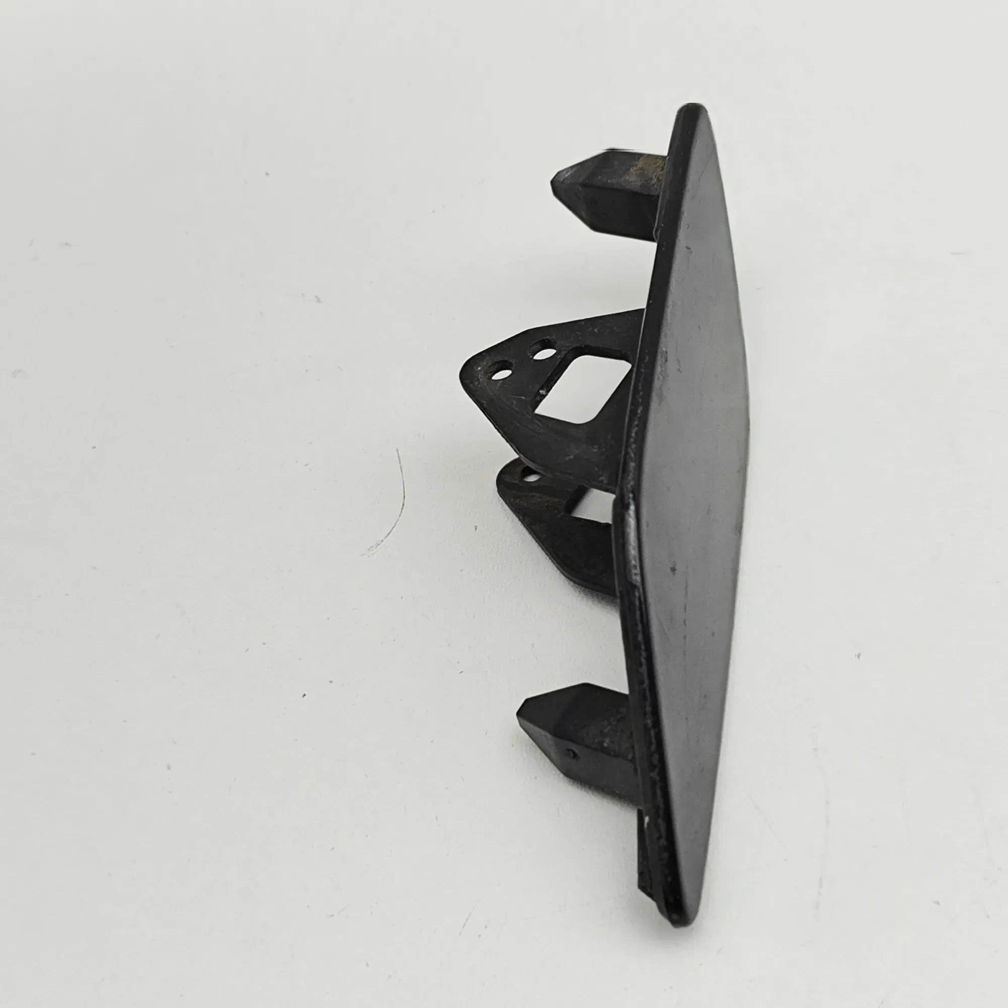 Volkswagen Arteon Headlight washer cover — left Headlight washer cover — left — VW ARTEON (3H7)...