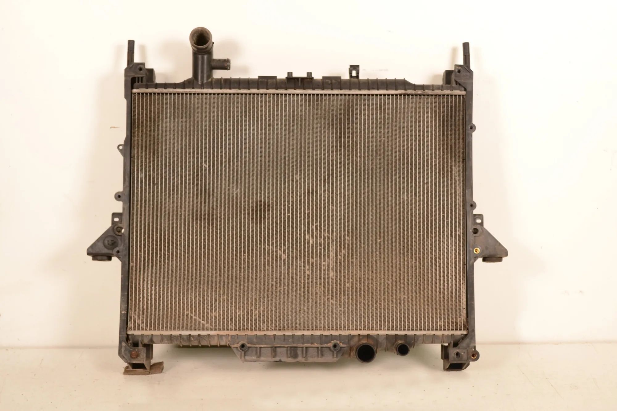 Land Rover Discovery Cooling Radiator Cooling Radiator — LAND ROVER DISCOVERY (IV L31...