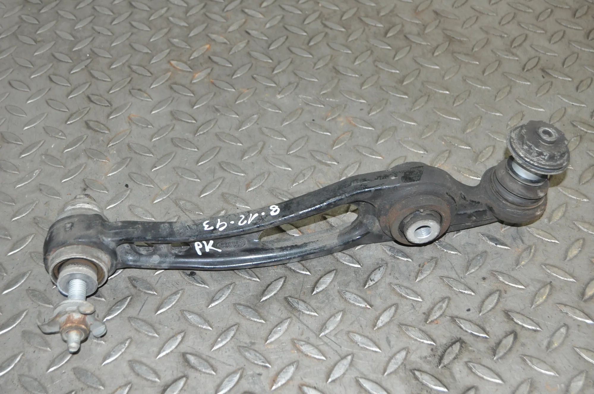 Land Rover Discovery Front Left Straight Control Arm Front Left Straight Control Arm — LAND ROVER DI...