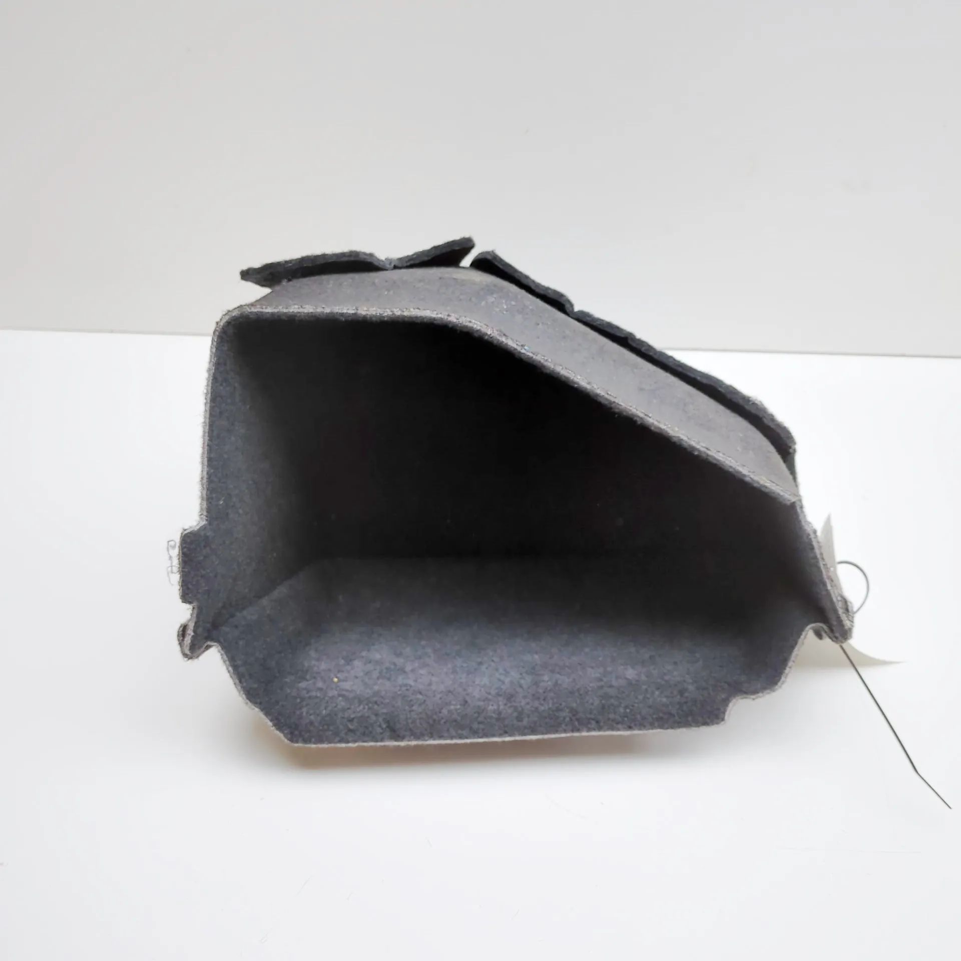 Audi e-tron GT (FW) Right Side Trunk Trim Right Side Trunk Trim — AUDI E-TRON GT (Saloon ...
