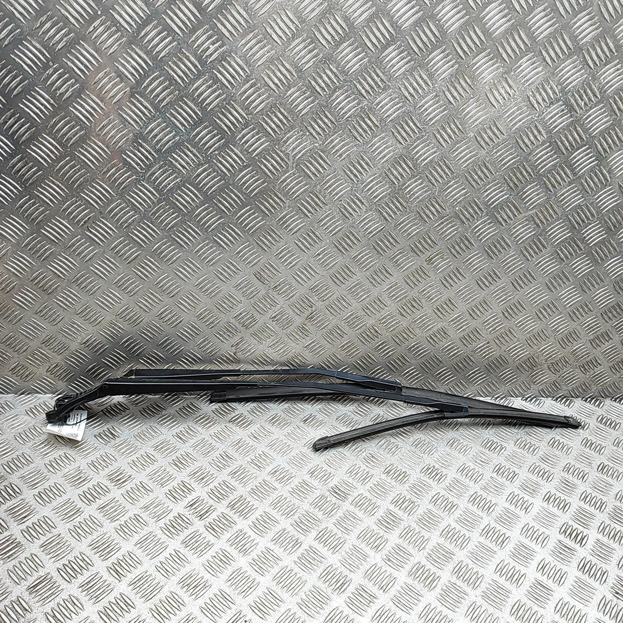 Audi Q3 (F3) Front Wiper Arms Front Wiper Arms — AUDI Q3 (Sportback F3N) (201...