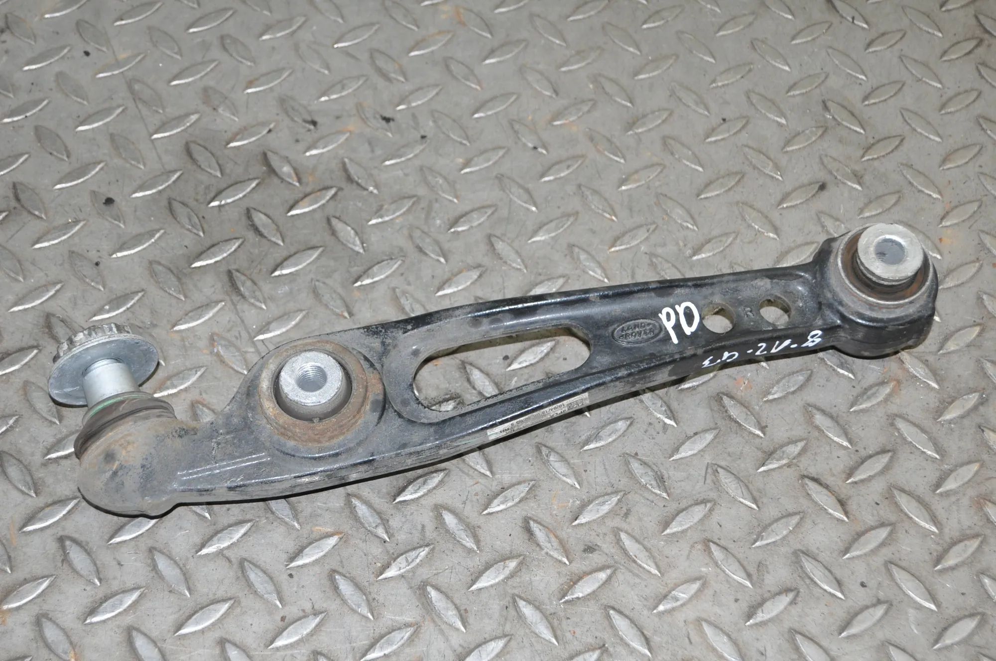 Land Rover Discovery Front Right Straight Control Arm Front Right Straight Control Arm — LAND ROVER D...