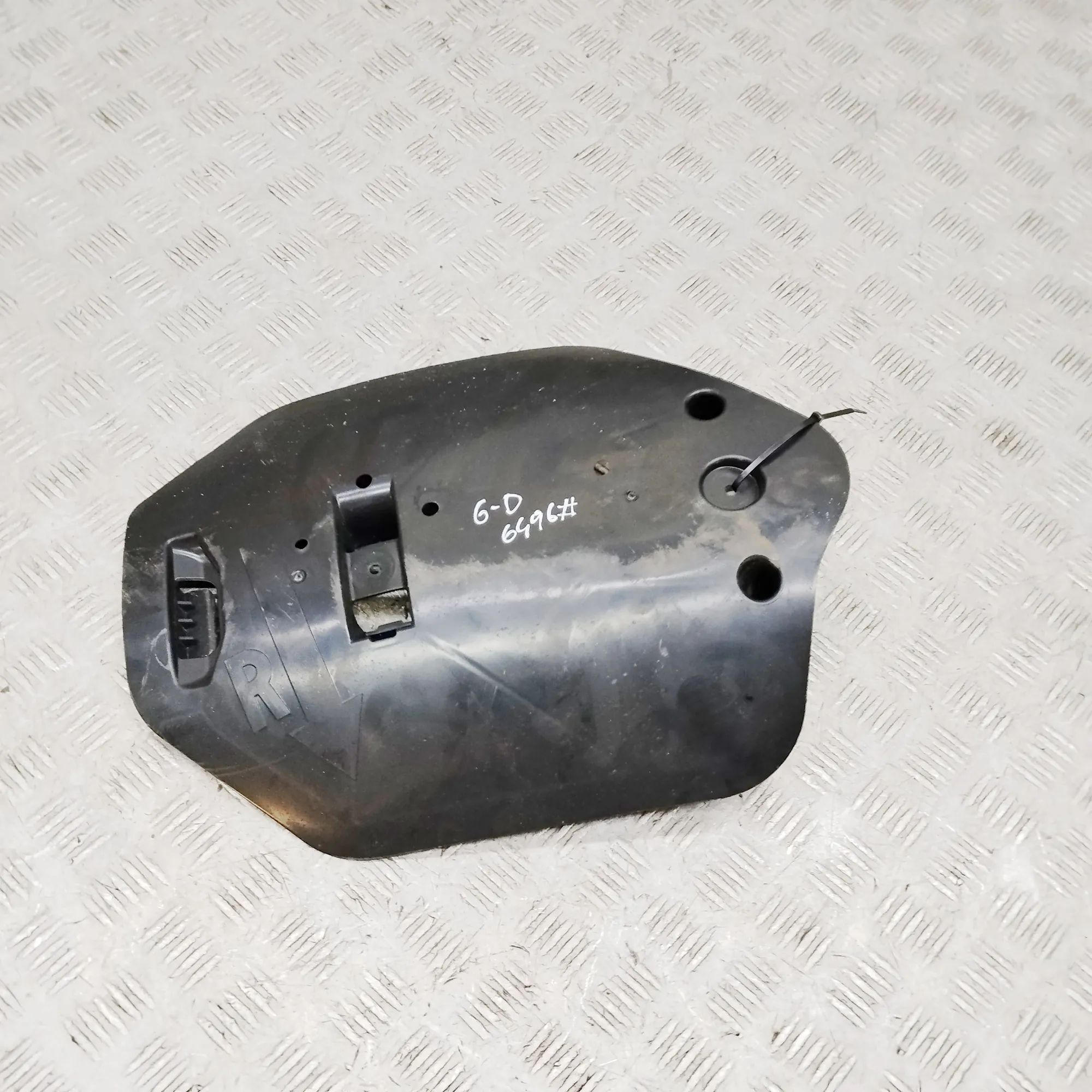 BMW X5 (G05) Suspension arm cover Suspension arm cover — BMW X5 (G05) (2018-...) ...