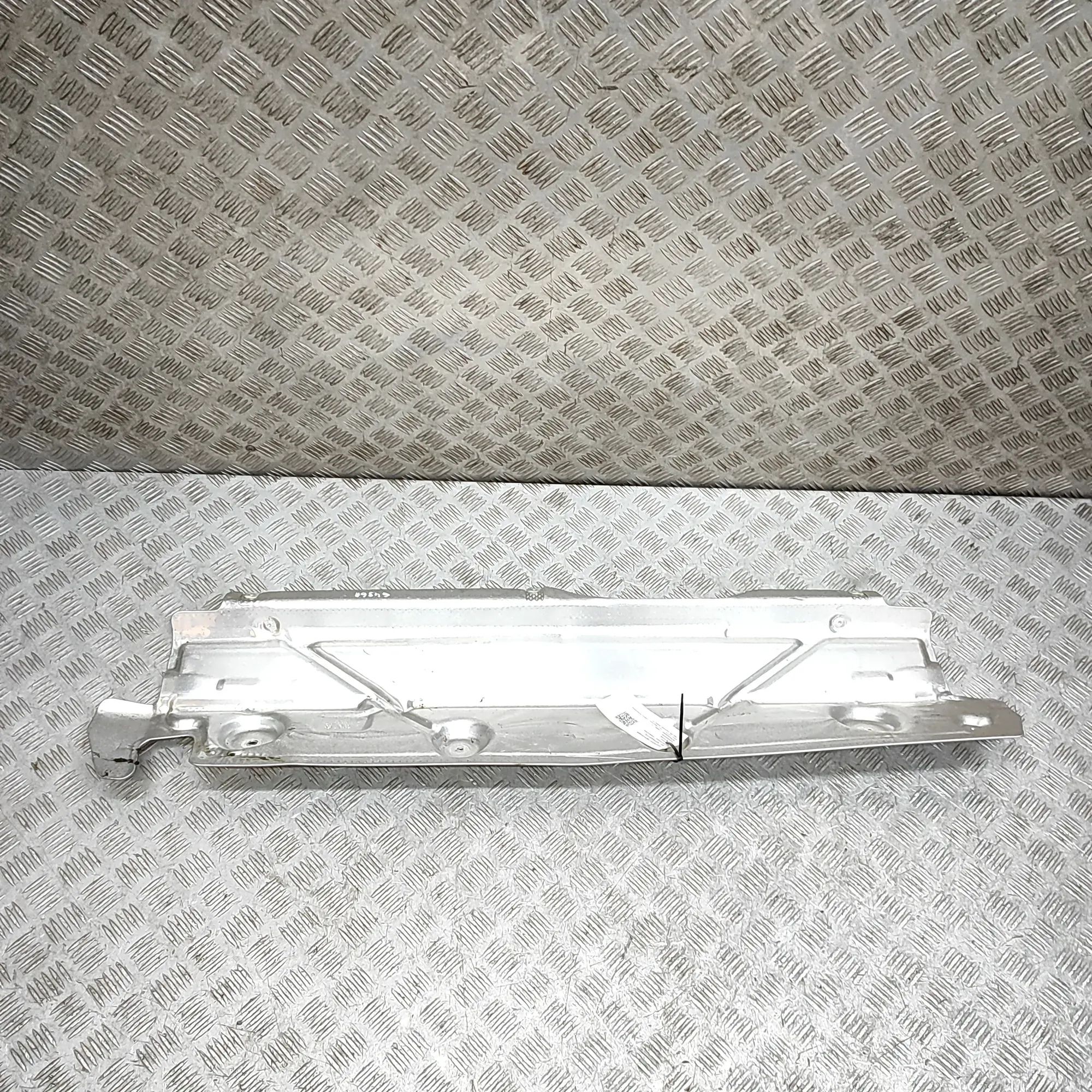 BMW X5 (G05) Heat shield Heat shield — BMW X5 (G05) (2018-...) — 7424936...