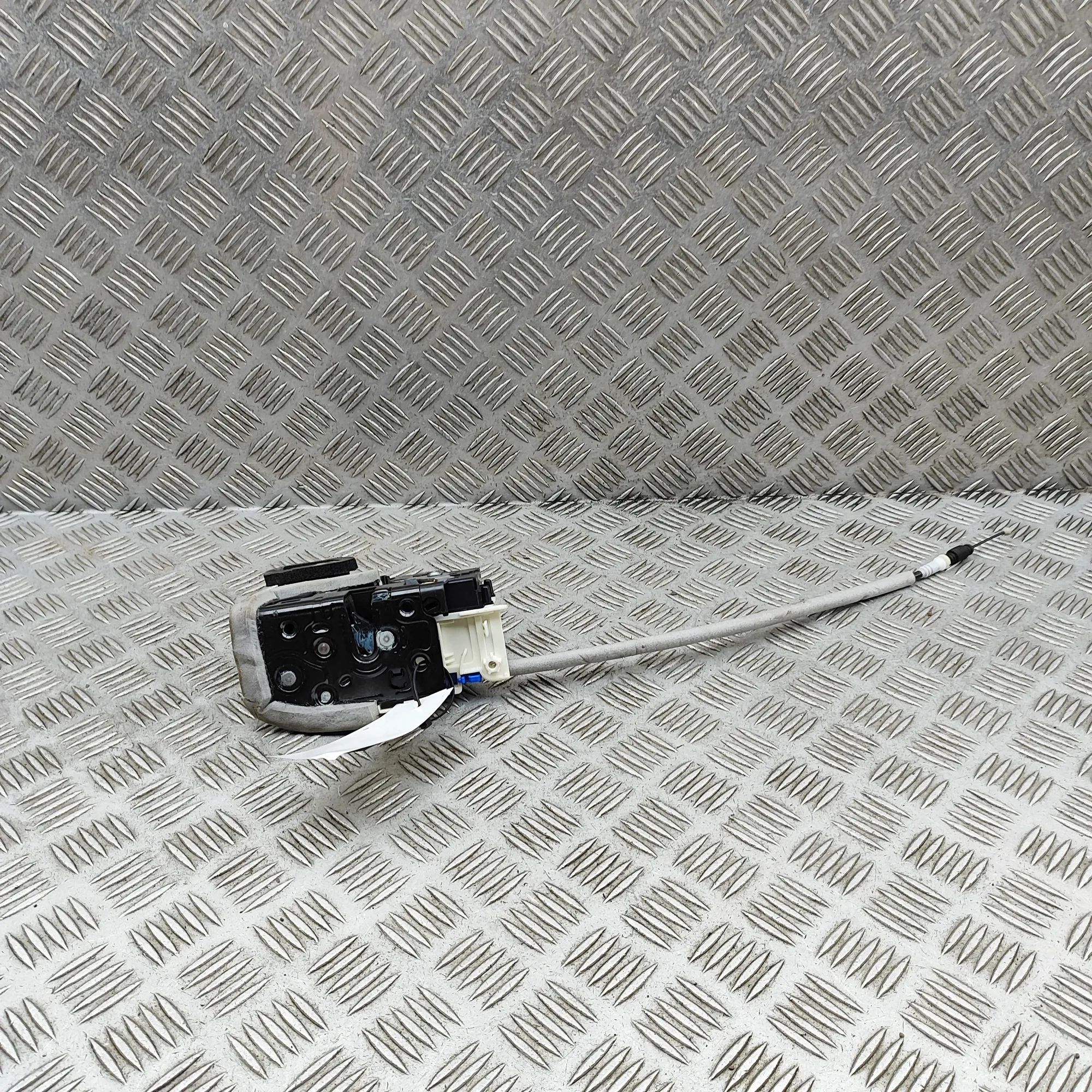 Audi e-tron GT (FW) Door lock — front left Door lock — front left — AUDI E-TRON GT (Saloon...