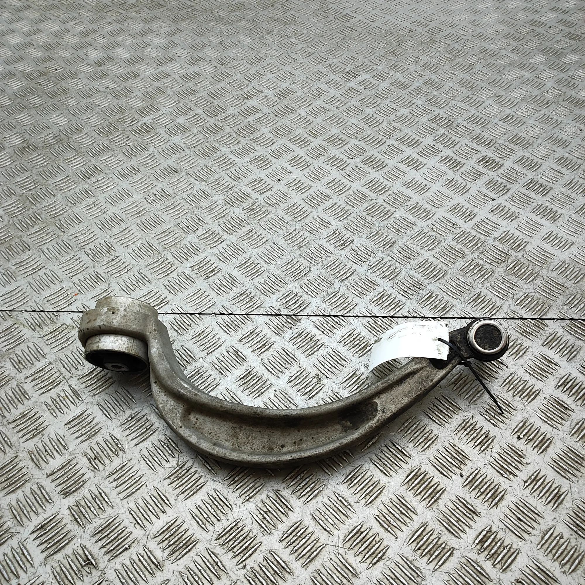 Audi Q5 (8R) Front Left Curved Control Arm Front Left Curved Control Arm — AUDI Q5 (8R) (2...
