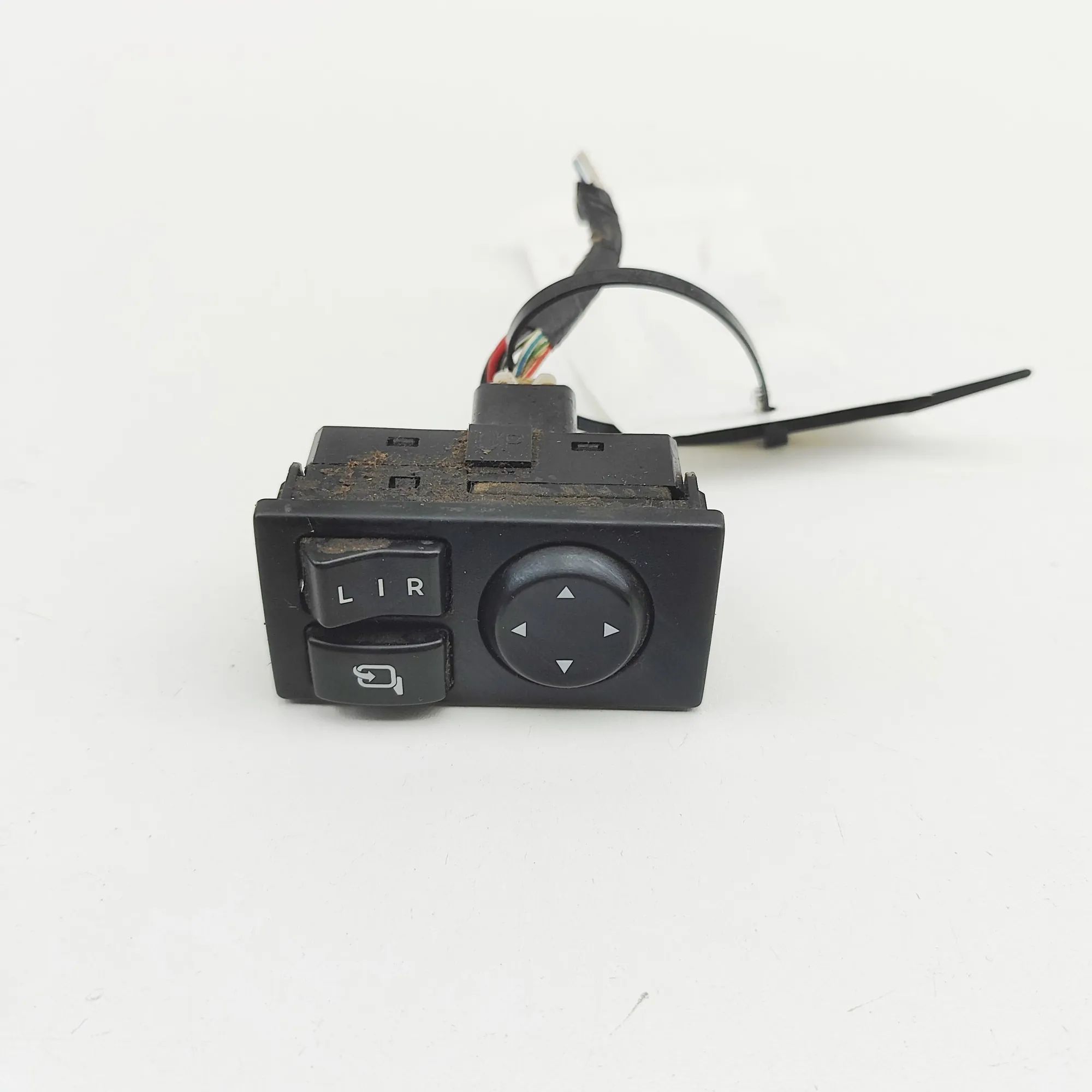 Isuzu D-Max Mirror Adjustment Switch Mirror Adjustment Switch — ISUZU D-MAX (II TFR,...