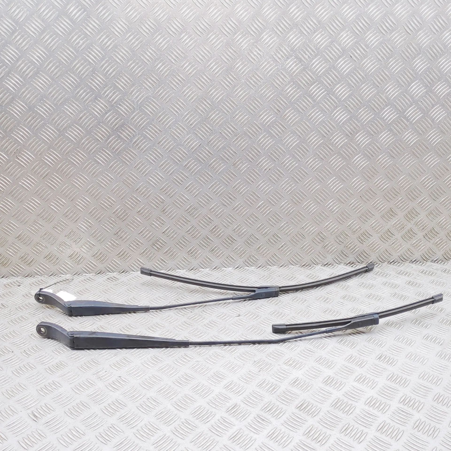 Opel Crossland X Front Wiper Arms Front Wiper Arms — OPEL CROSSLAND (X P17) (2017...