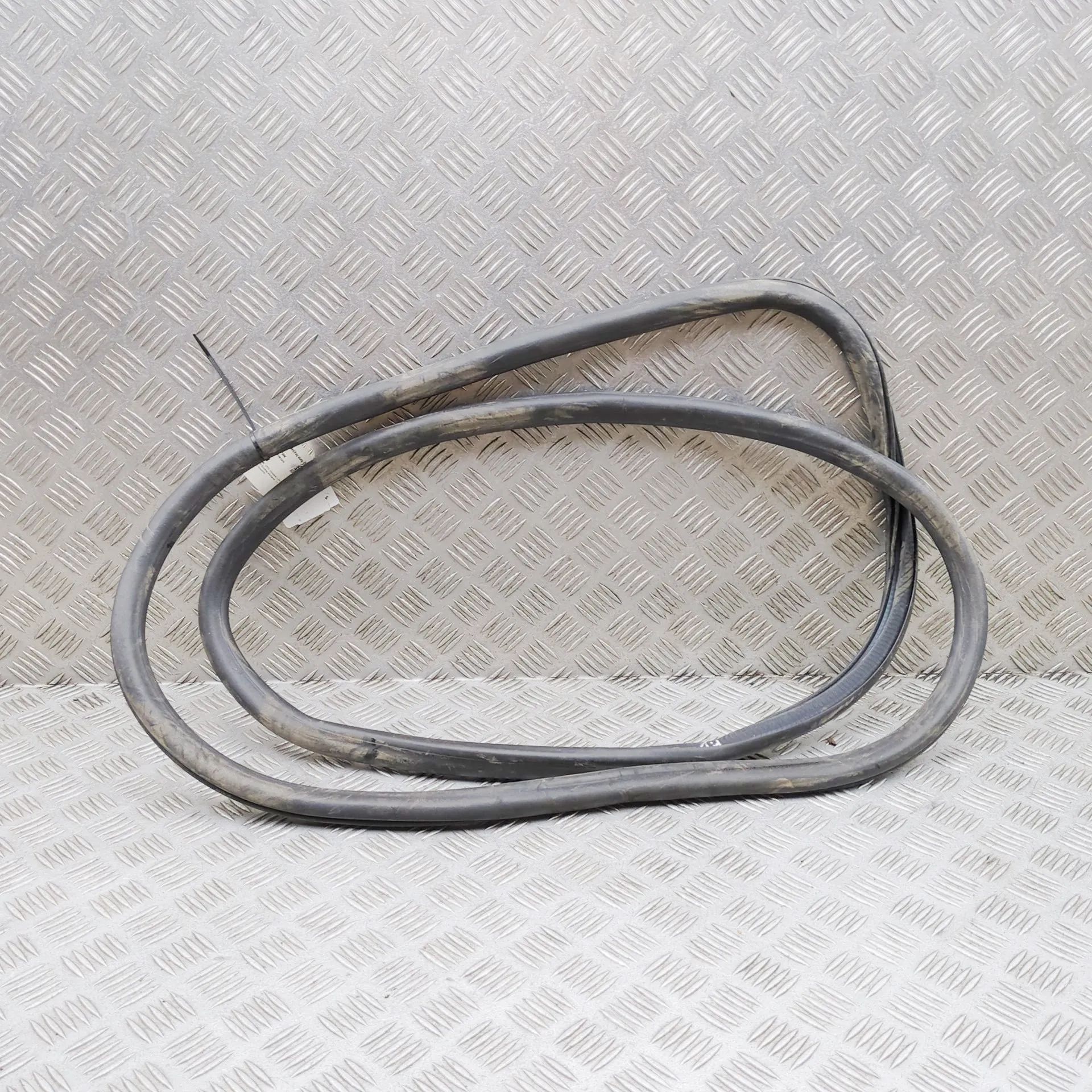 Opel Crossland X Door rubber seal — front right Door rubber seal — front right — OPEL CROSSLAND...