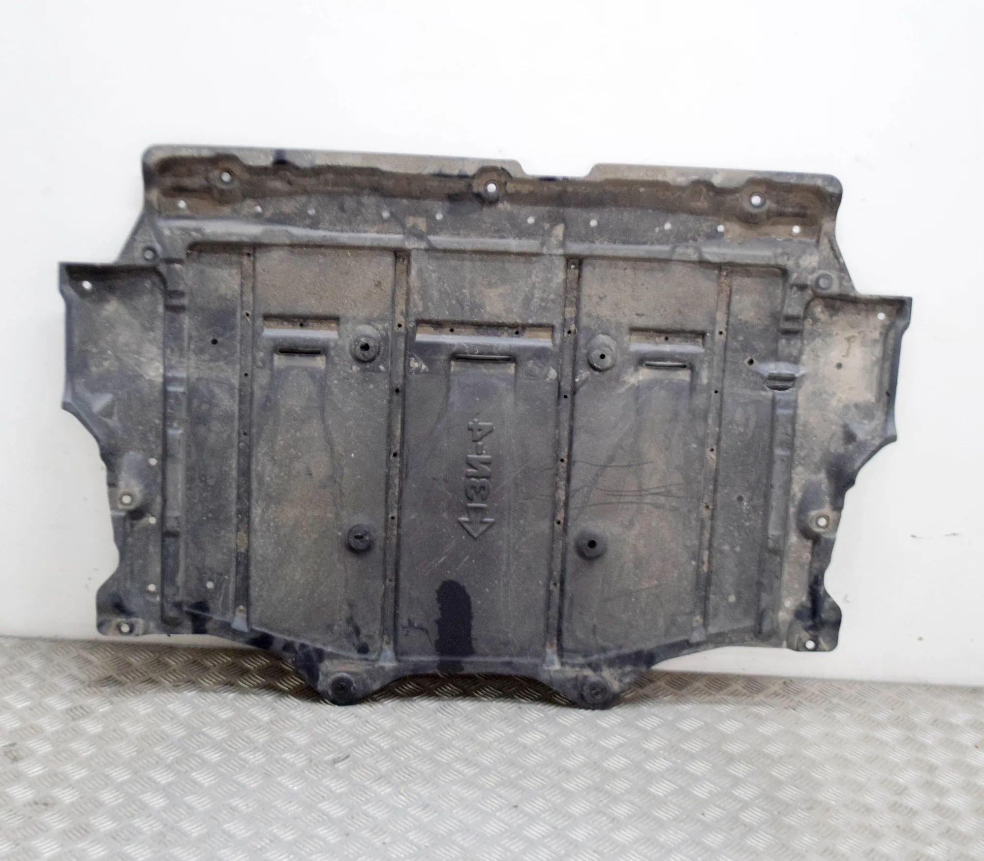 Nissan Leaf Крышка двигателя (пластик) Engine cover — NISSAN LEAF (ZE0) (2010-...) — 7...