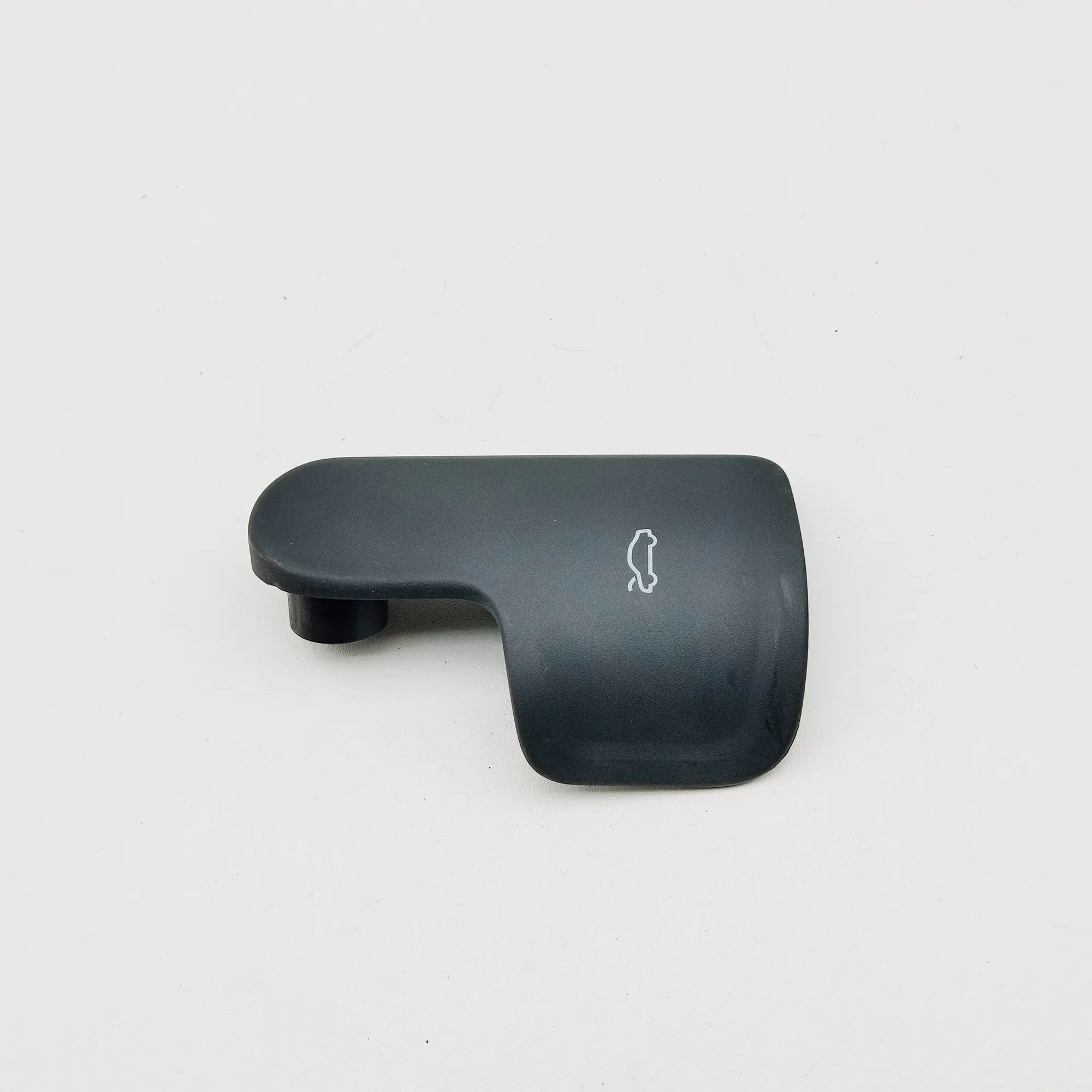Audi A3 (8Y)  Bonnet release handle Bonnet release handle — AUDI A3 (Sportback 8YA)...