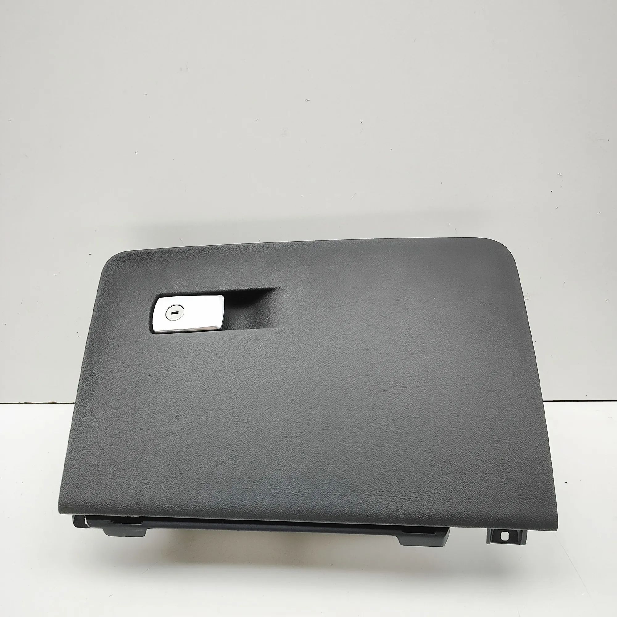 BMW X4 (G02) Glove Compartment Glove compartment — BMW X4 (G02, F98) (2017-......