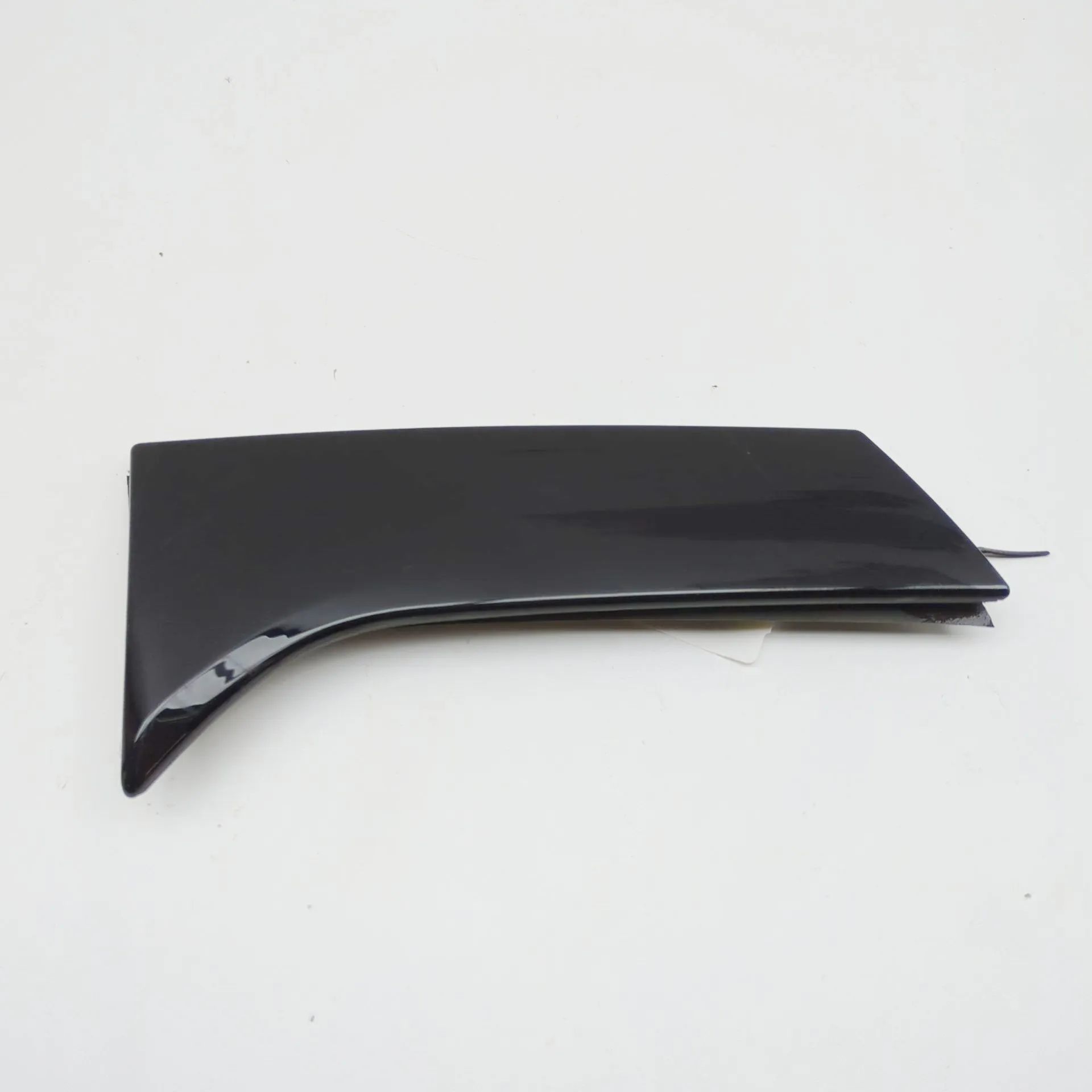Opel Crossland X Tailgate Bootlid Trim Tailgate Bootlid Trim — OPEL CROSSLAND (X P17) ...