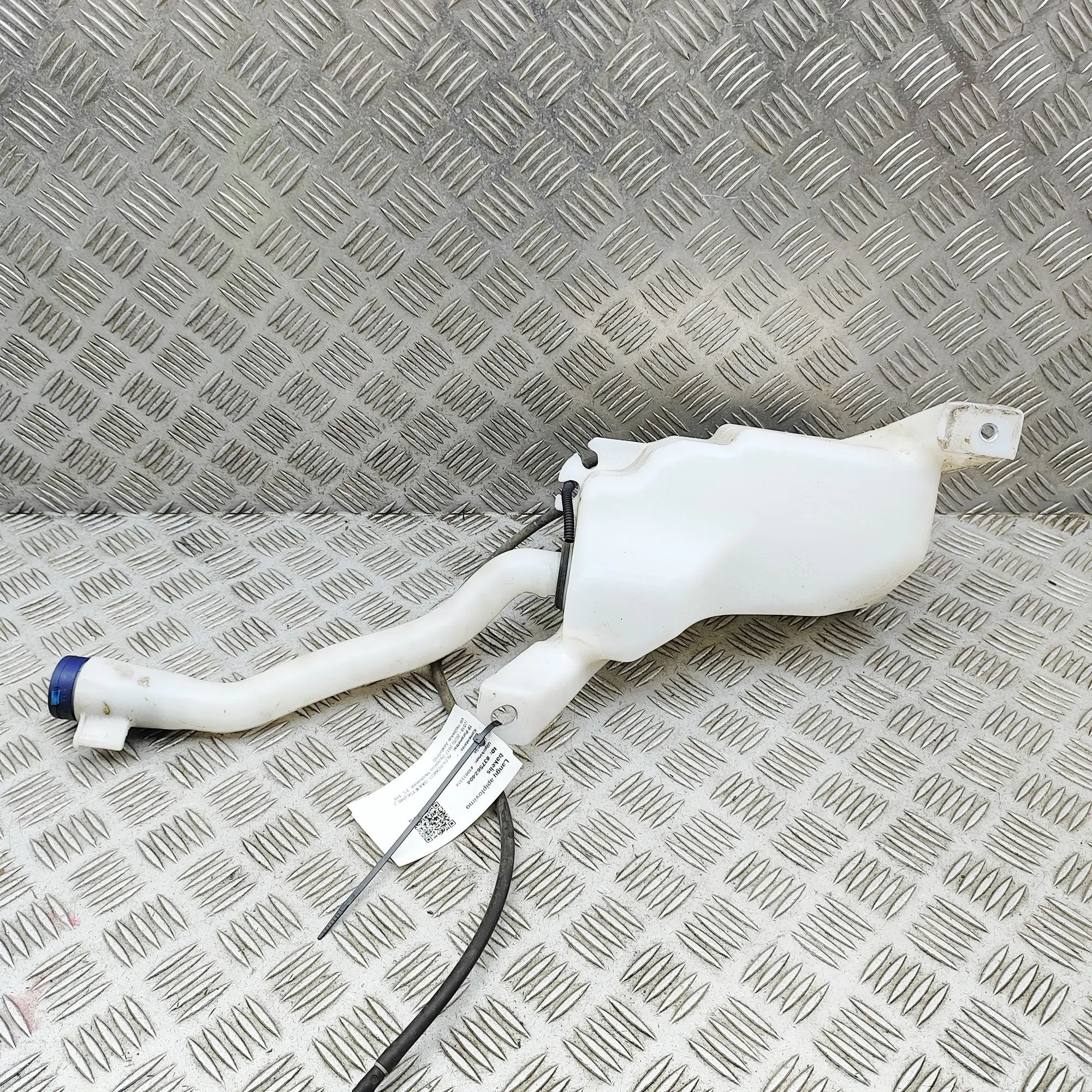 Alfa-Romeo Giulietta (940) Window Washer Tank Window Washer Tank — ALFA ROMEO GIULIETTA (940_...