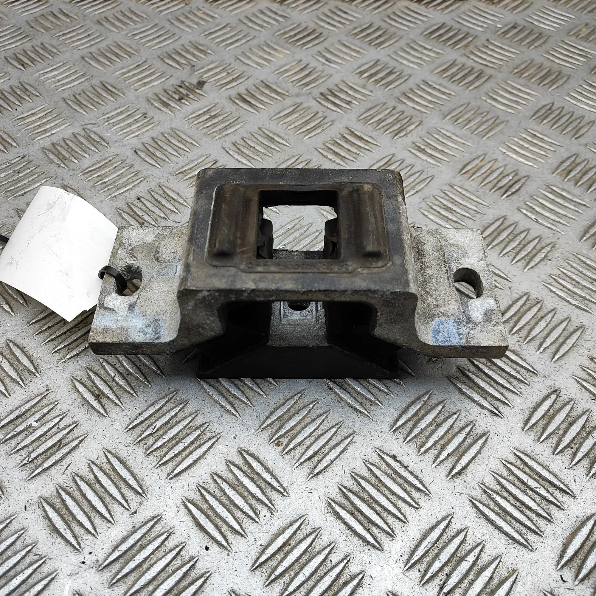 Renault Master Left Side Engine Mount Left Side Engine Mount — RENAULT MASTER (III Va...