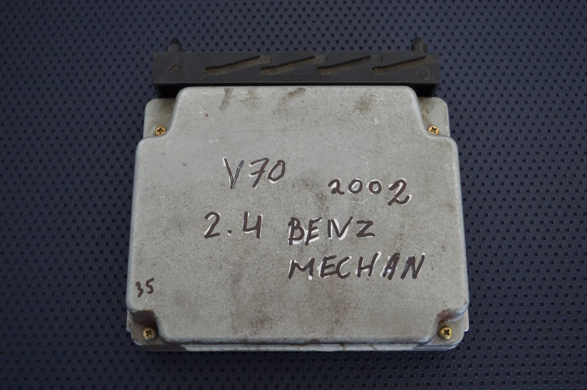 Volvo V70 Engine Control Unit Engine Control Unit — VOLVO V70 (II SW) (1999-2...