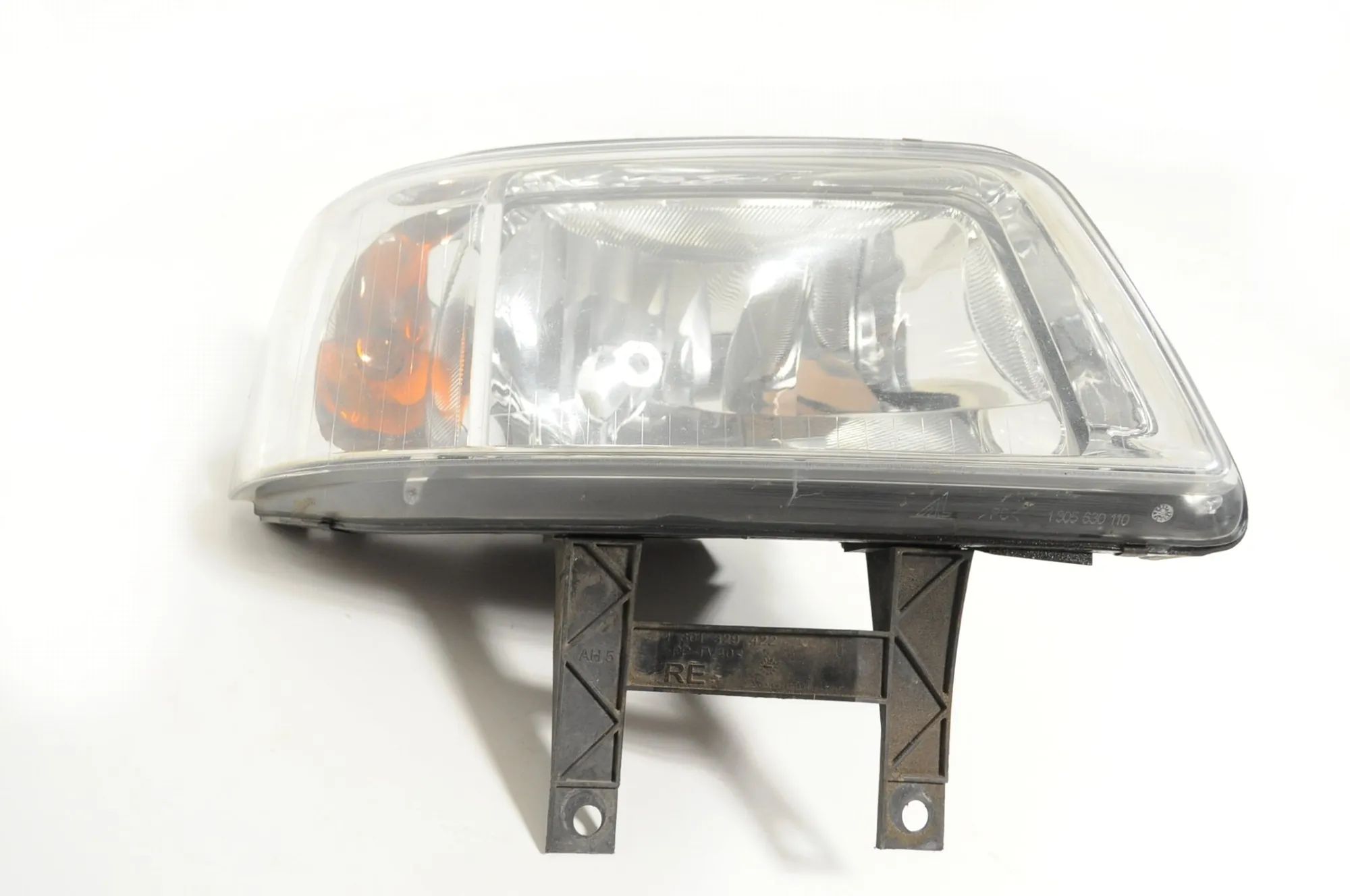 Volkswagen Transporter (T5, Caravelle, Multivan) Front Right Headlight Front Right Headlight — VW TRANSPORTER (V T5 Mi...