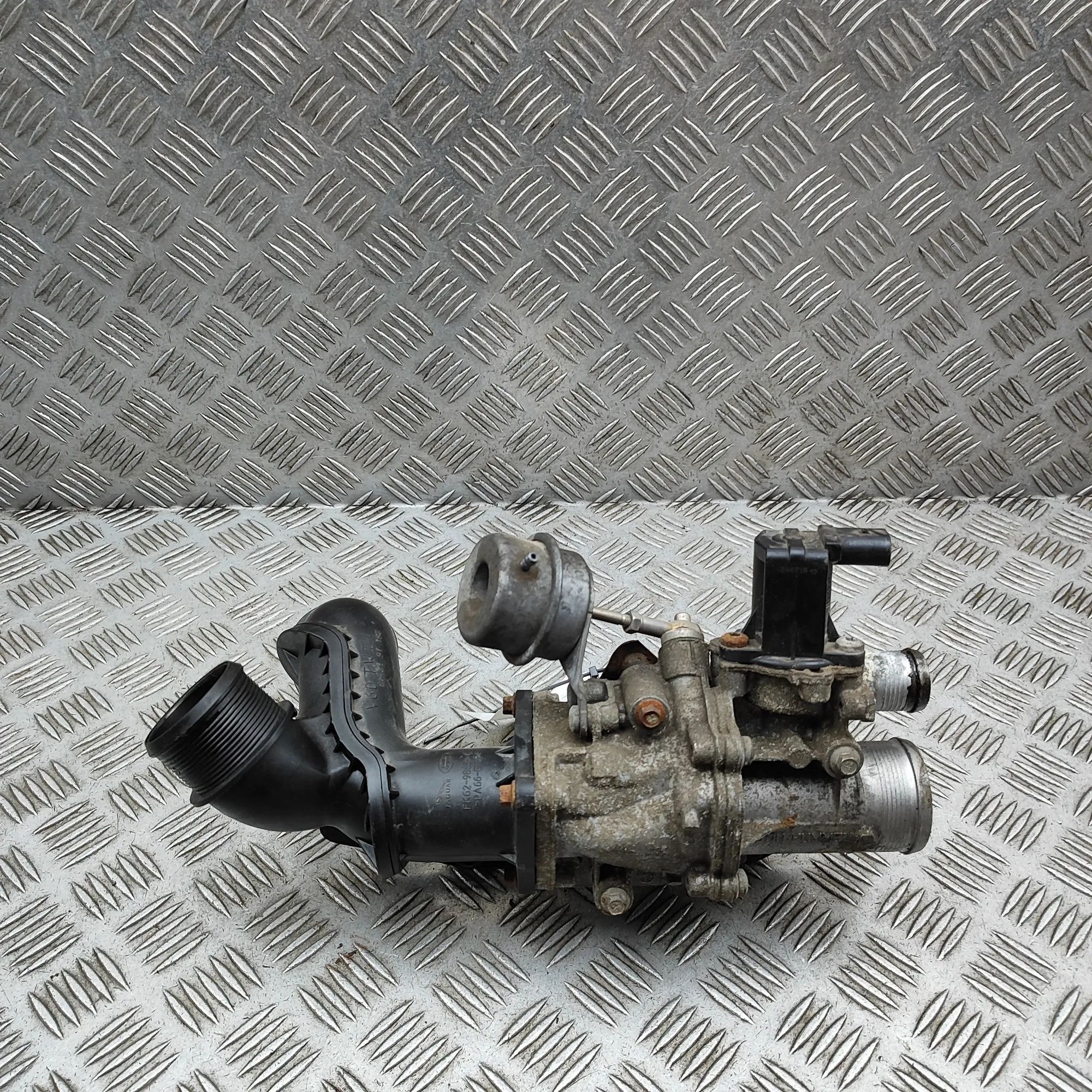 Land Rover Range Rover Sport (L494) EGR Valve EGR valve — LAND ROVER RANGE ROVER SPORT (II L4...