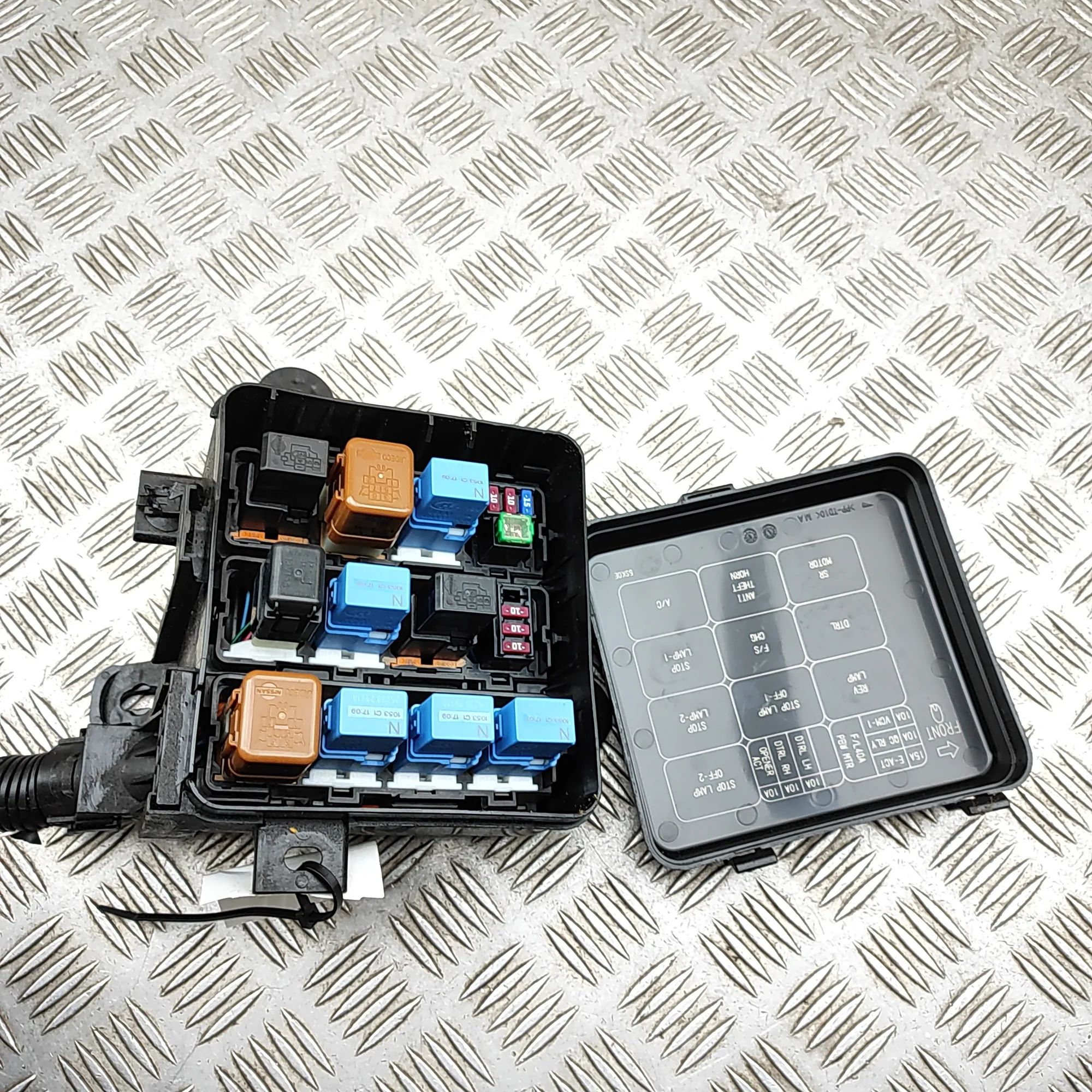 Nissan Leaf Fuse box Fuse box — NISSAN LEAF (ZE1) (2017-...) — 24384...