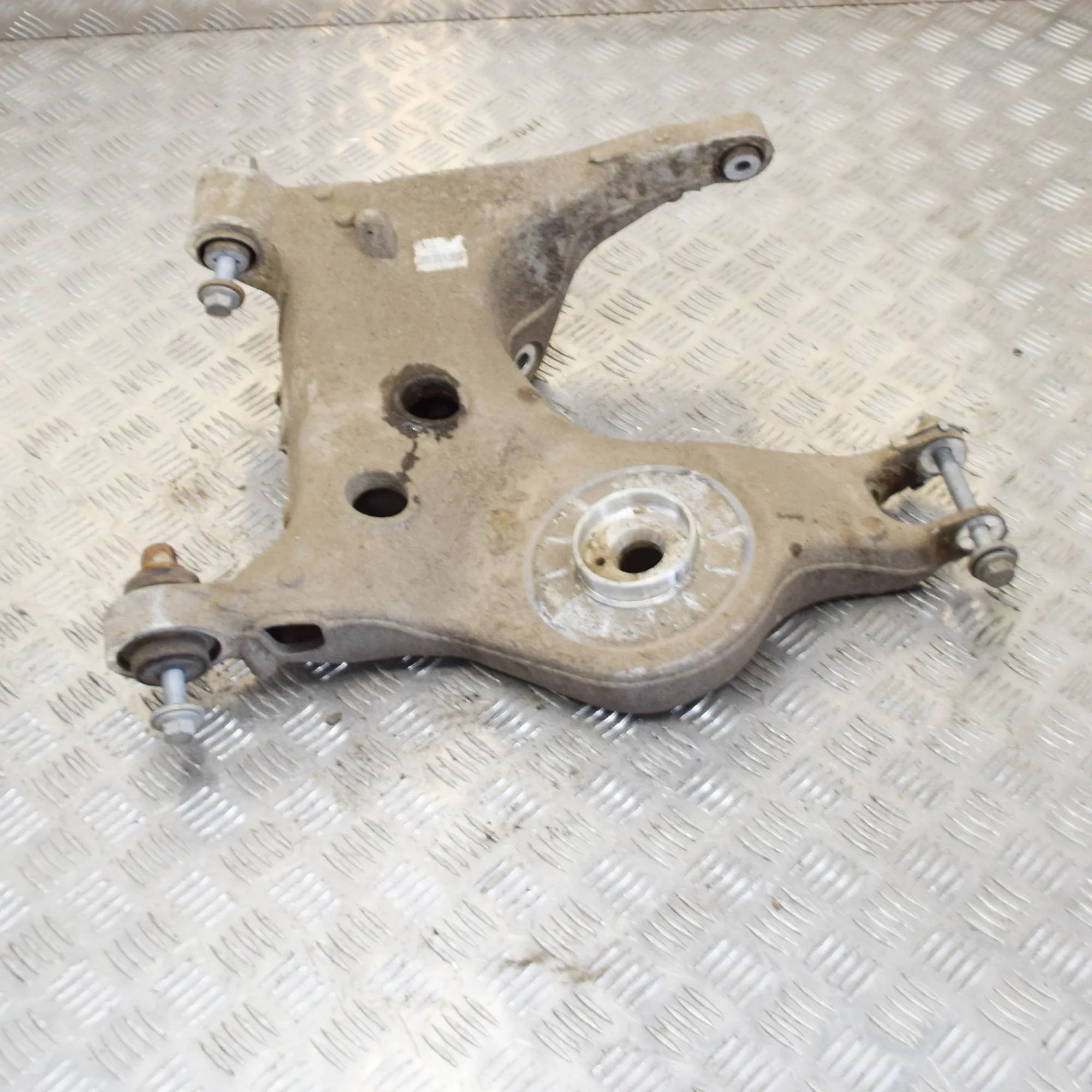 Land Rover Discovery Rear Right Lower Control Arm Rear Right Lower Control Arm — LAND ROVER DISCO...