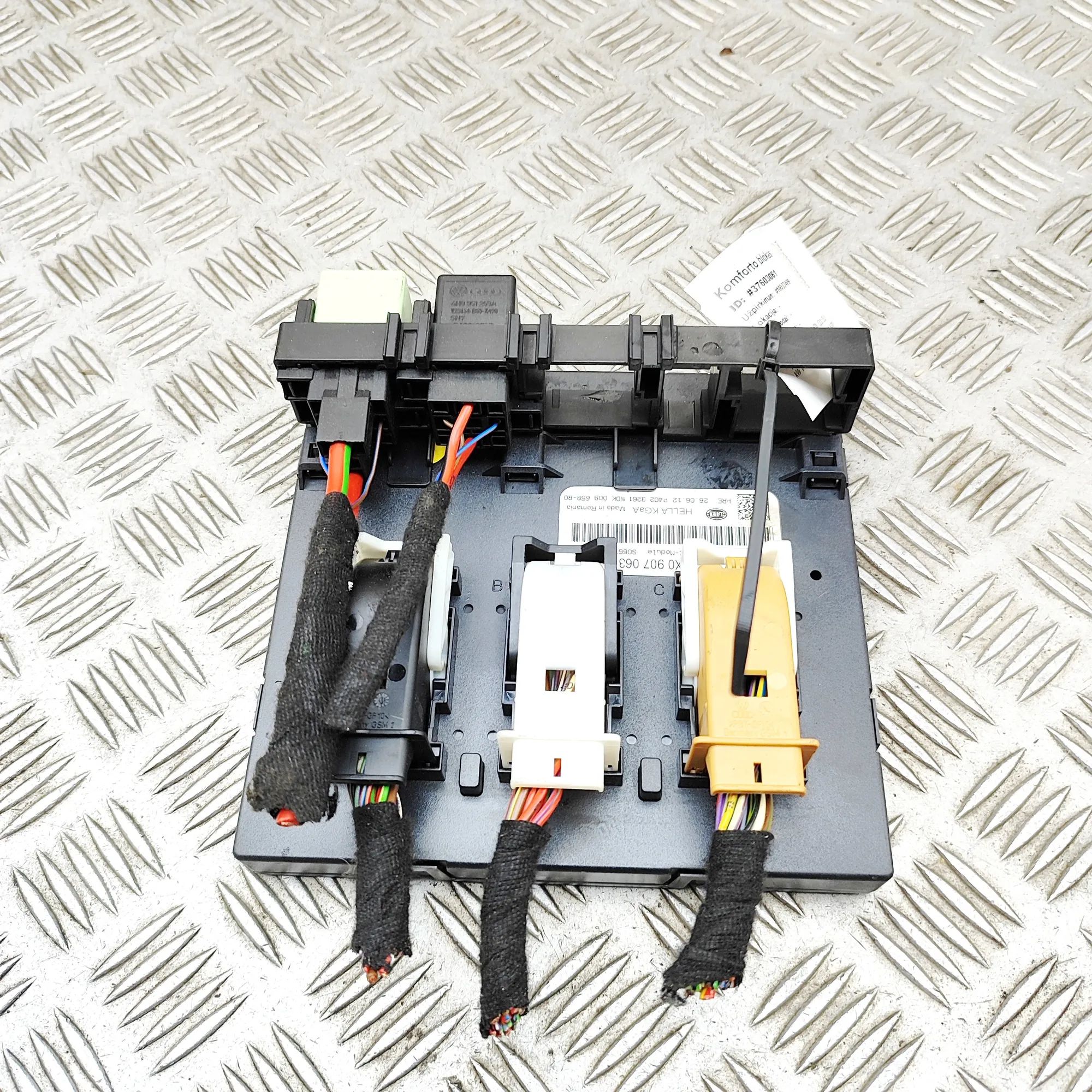 Audi Q3 (8U) Comfort Control Unit Comfort Control Unit — AUDI Q3 (8U) (2011-2018)...