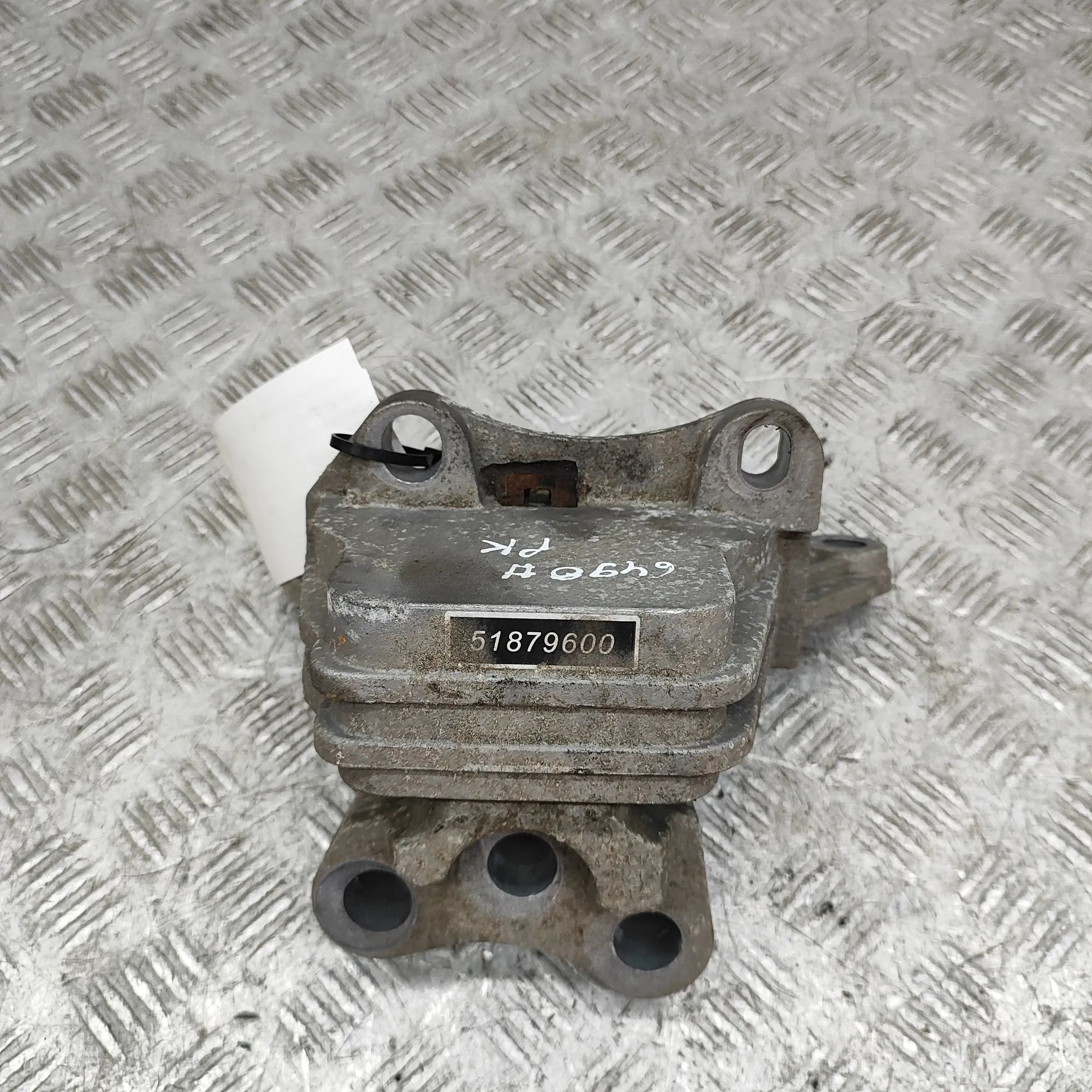 Alfa-Romeo Giulietta (940) Left Side Engine Mount Left Side Engine Mount — ALFA ROMEO GIULIETTA (...
