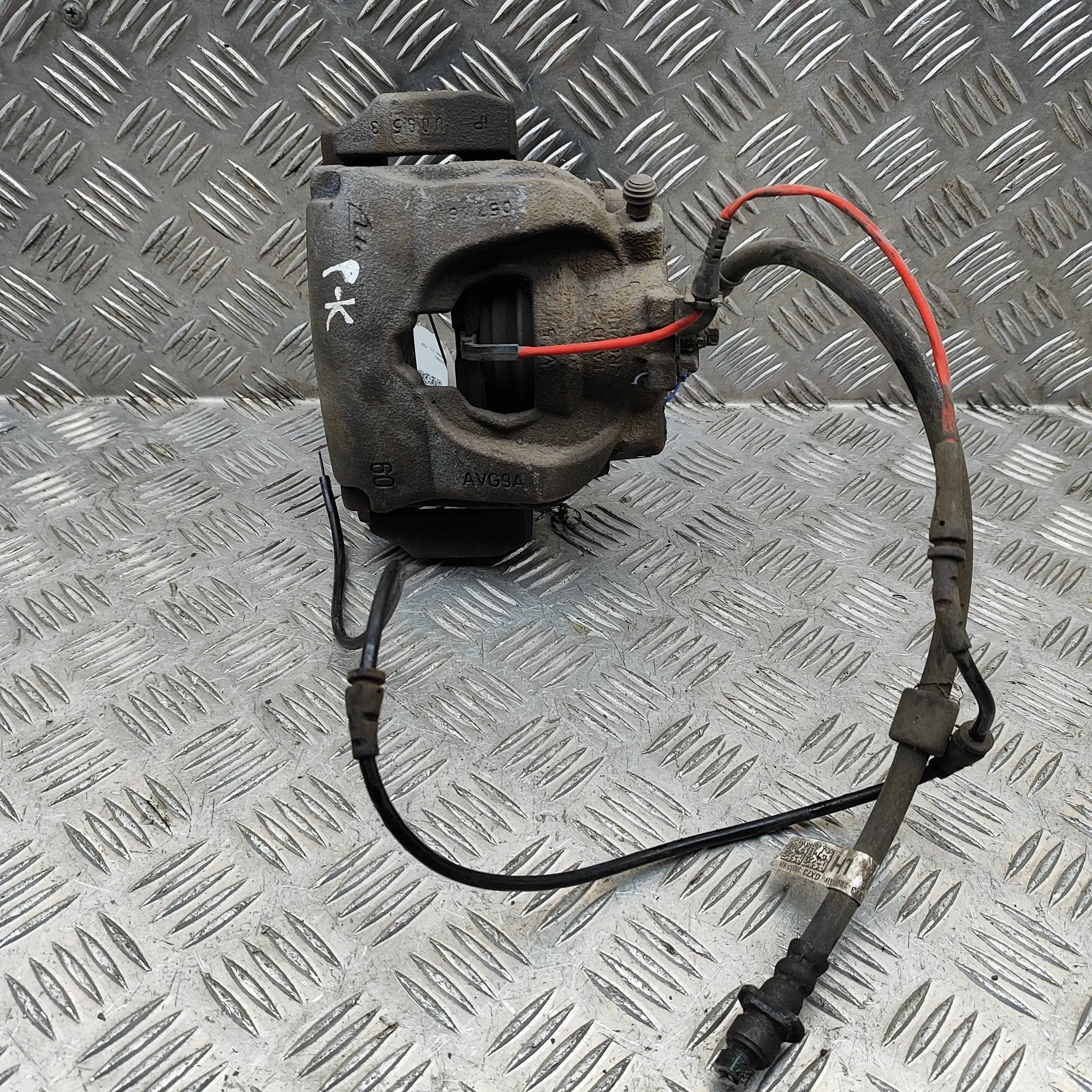 Jaguar XE Brake caliper — front left Brake caliper — front left — JAGUAR XE (X760) (...