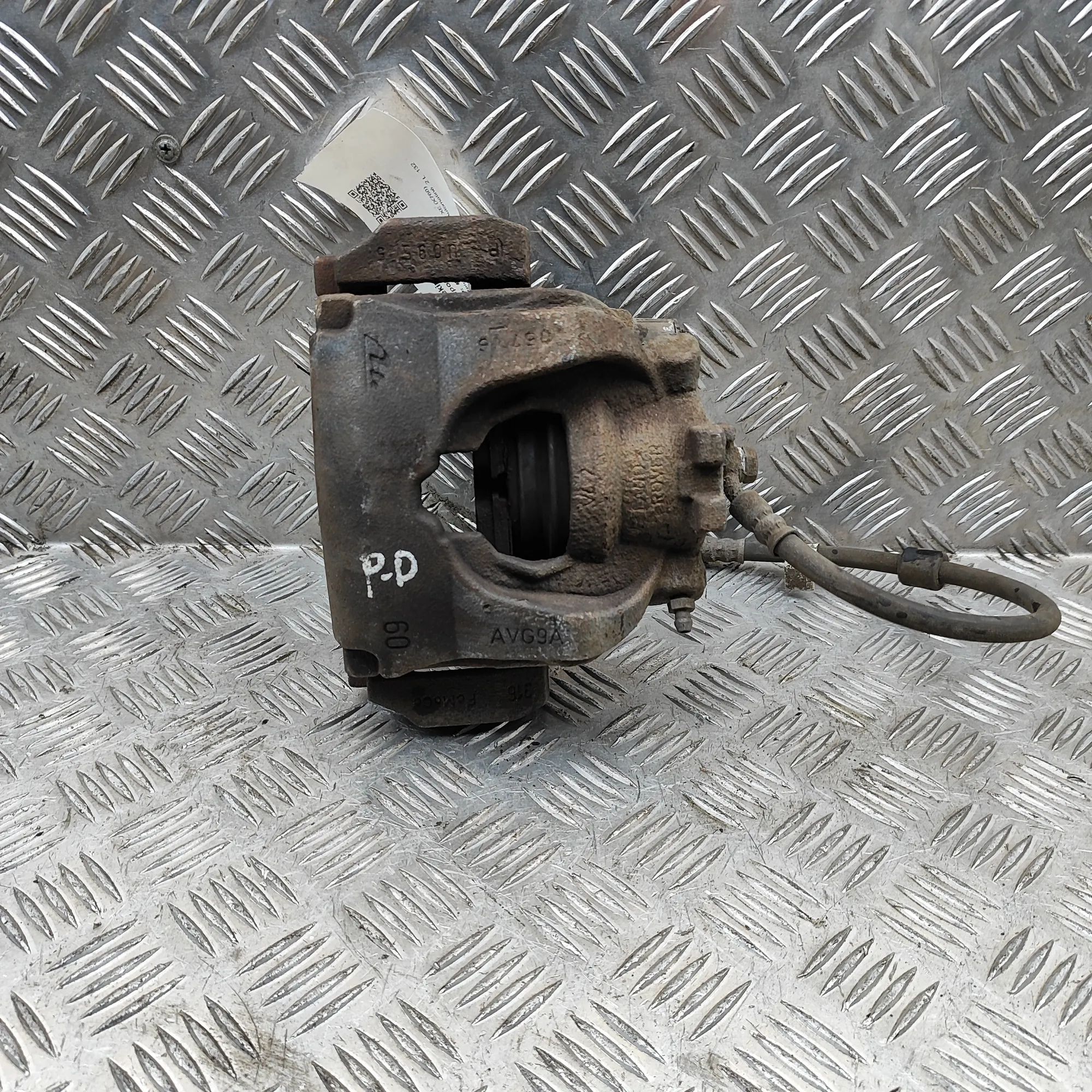 Jaguar XE Brake caliper — front right Brake caliper — front right — JAGUAR XE (X760) ...