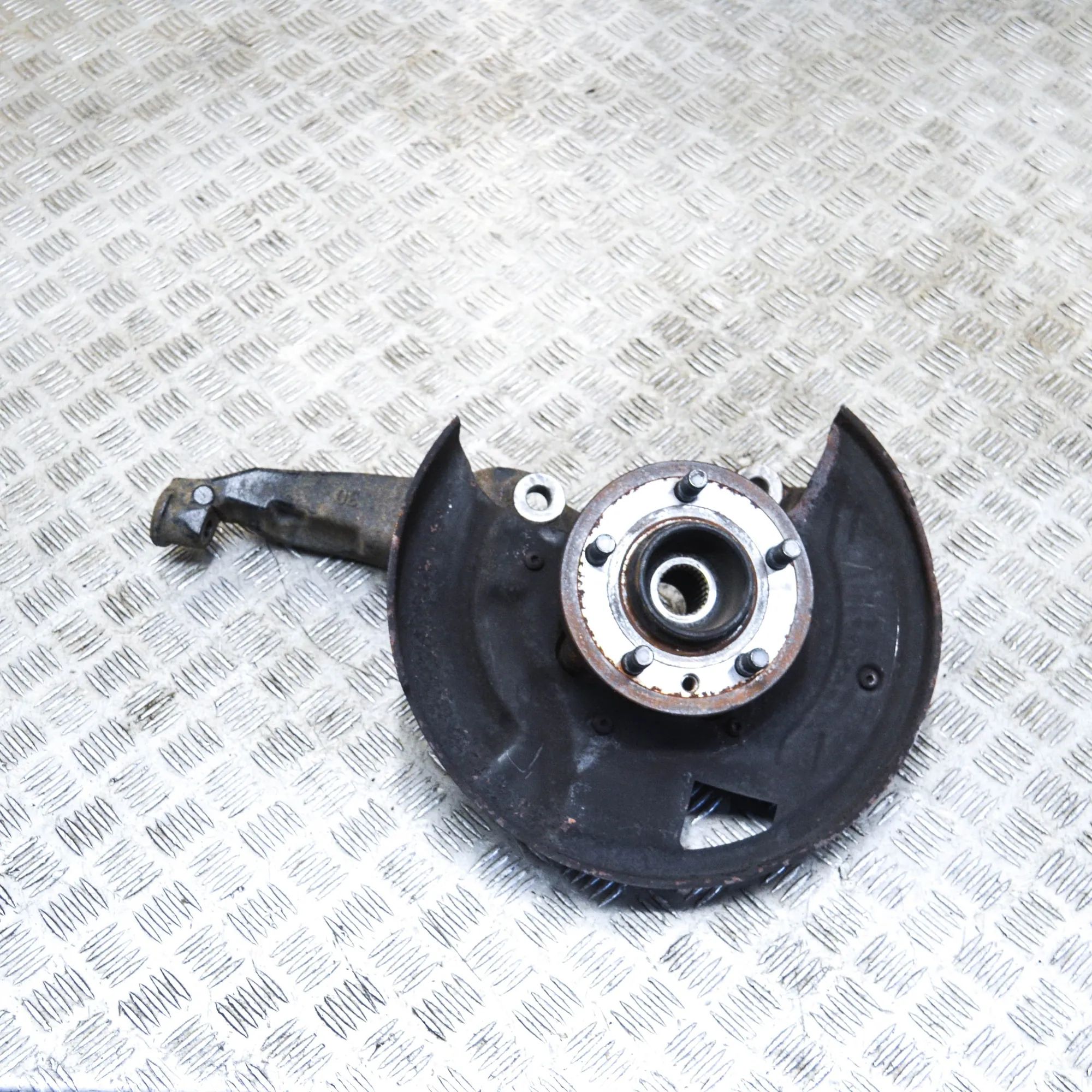 Land Rover Range Rover Sport Front Left Wheel Hub Front Left Wheel Hub — LAND ROVER RANGE ROVER S...