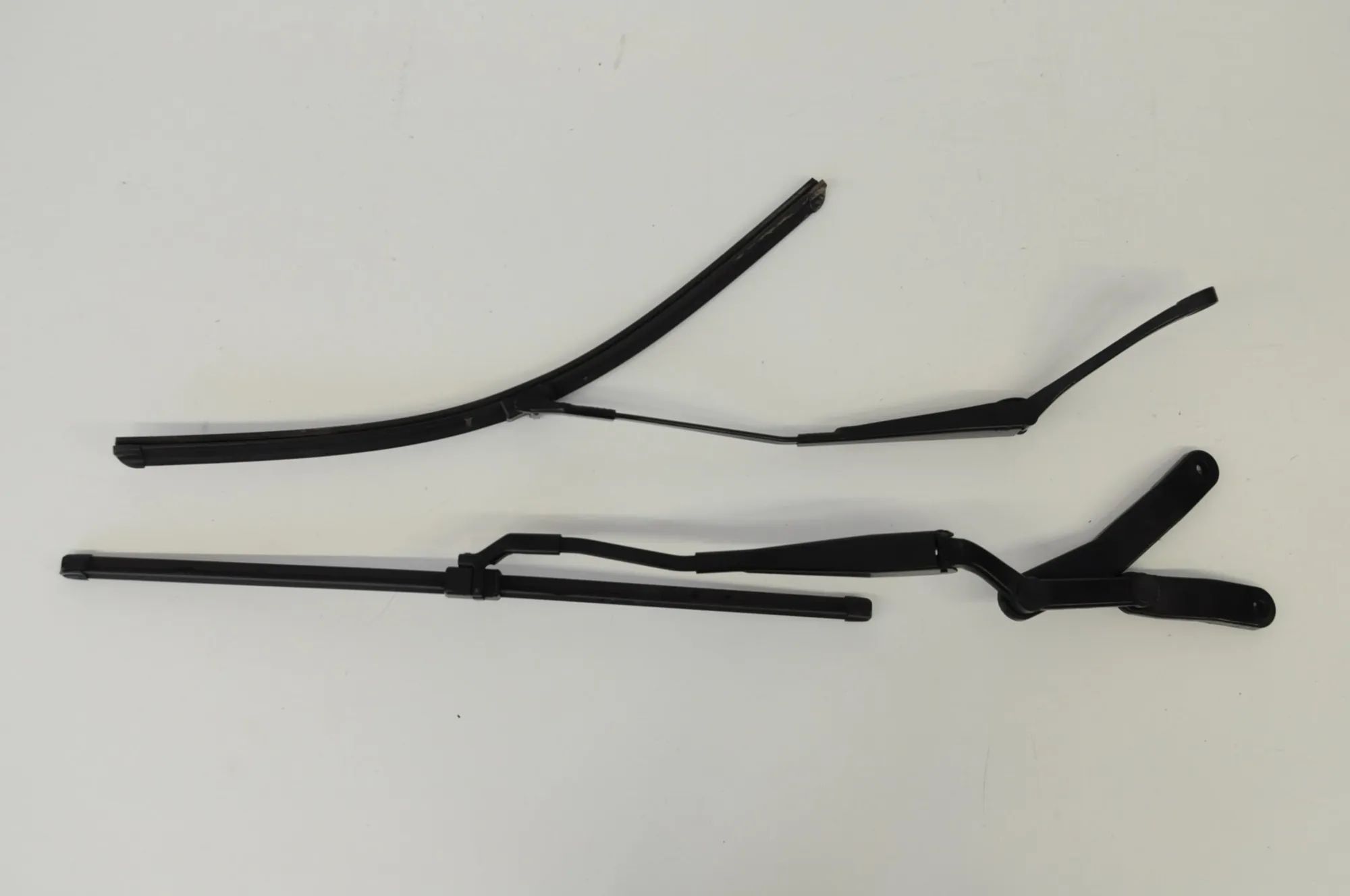 Mercedes-Benz S Coupe (C217) Front Wiper Arms Front Wiper Arms — MERCEDES BENZ E-CLASS COUPE ...