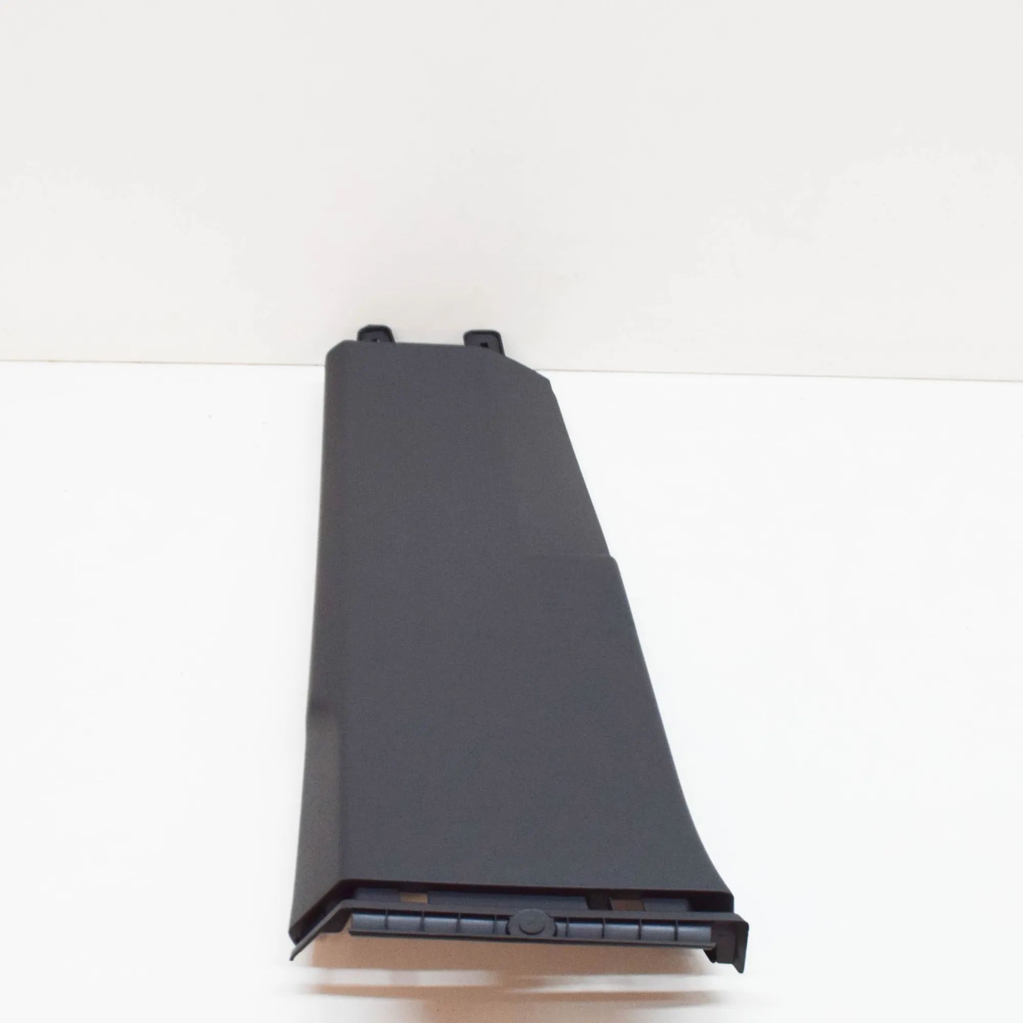 Volkswagen Tiguan B-pillar trim — left B-pillar trim — left — VW TIGUAN (AD1) (2016-.....