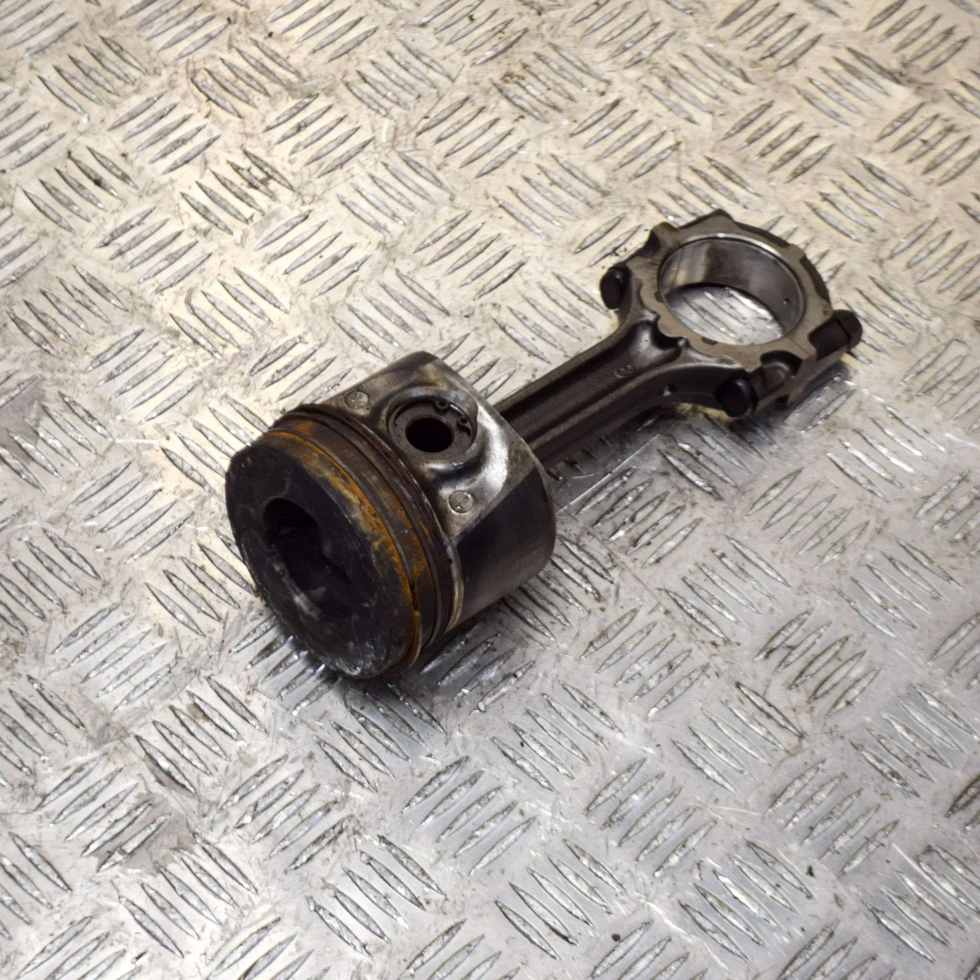 Nissan Pick Up / Navara / NP300 (D22) Piston Piston — NISSAN NP300 (NAVARA D40) (2004-2015) ...