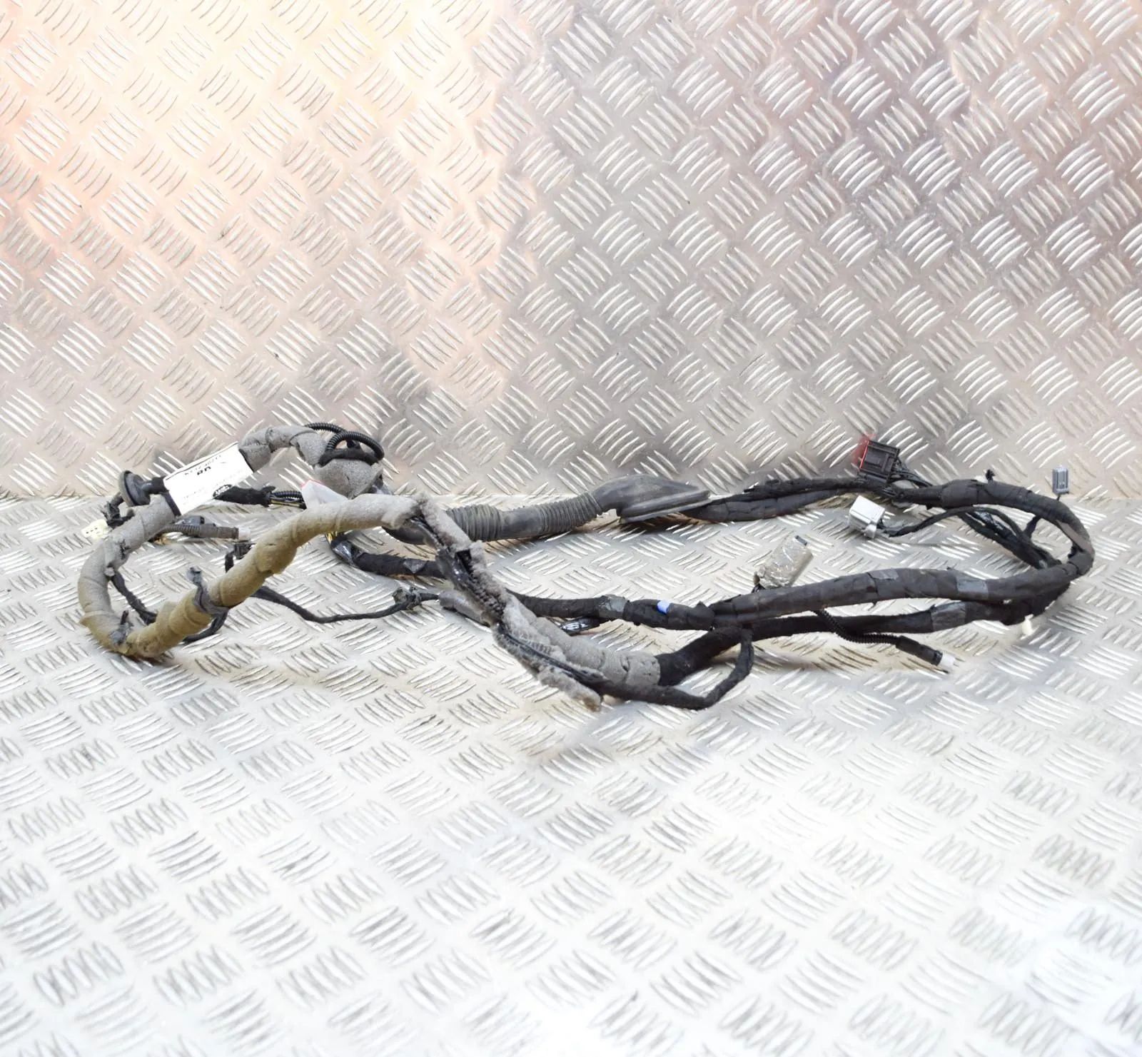 Land Rover Discovery Door wiring — front right Door wiring — front right — LAND ROVER DISCOVER...