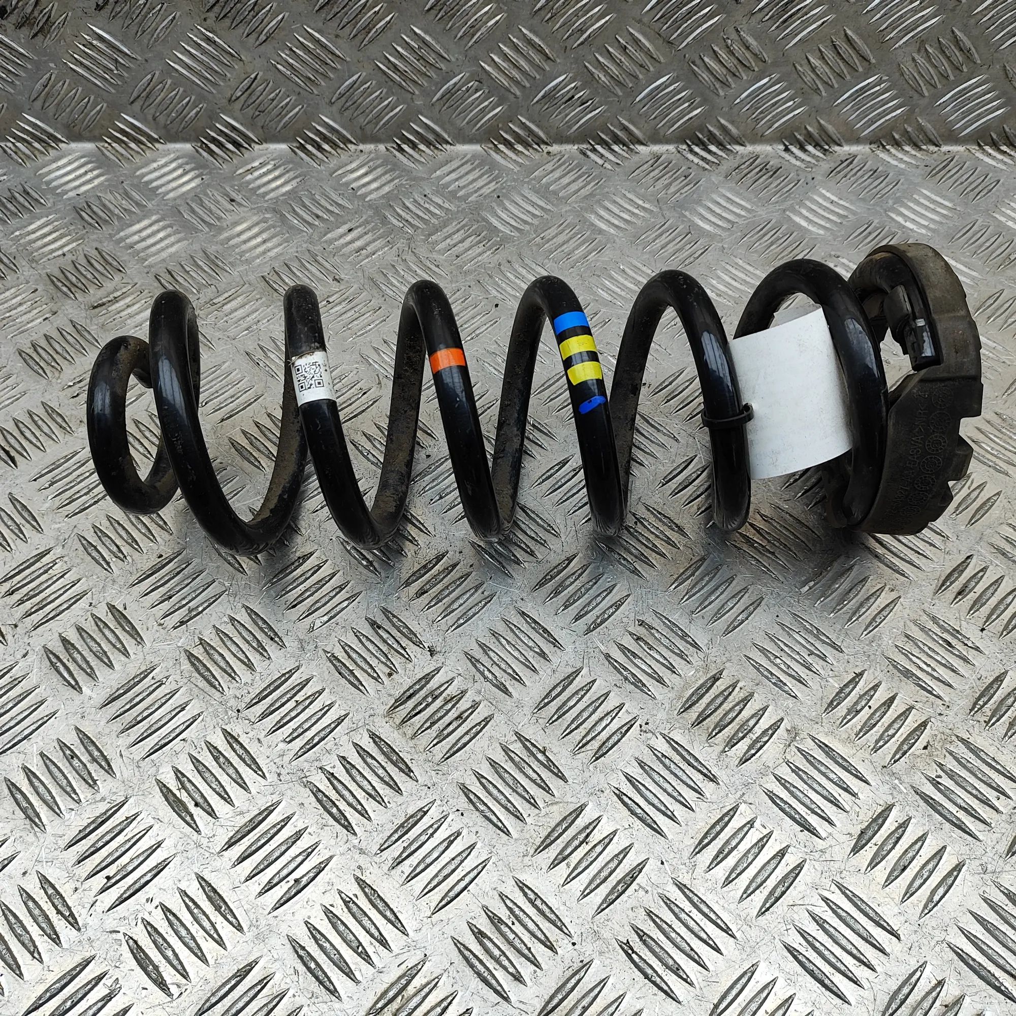 Jaguar XE Coil spring — rear left Coil spring — rear left — JAGUAR XE (X760) (201...