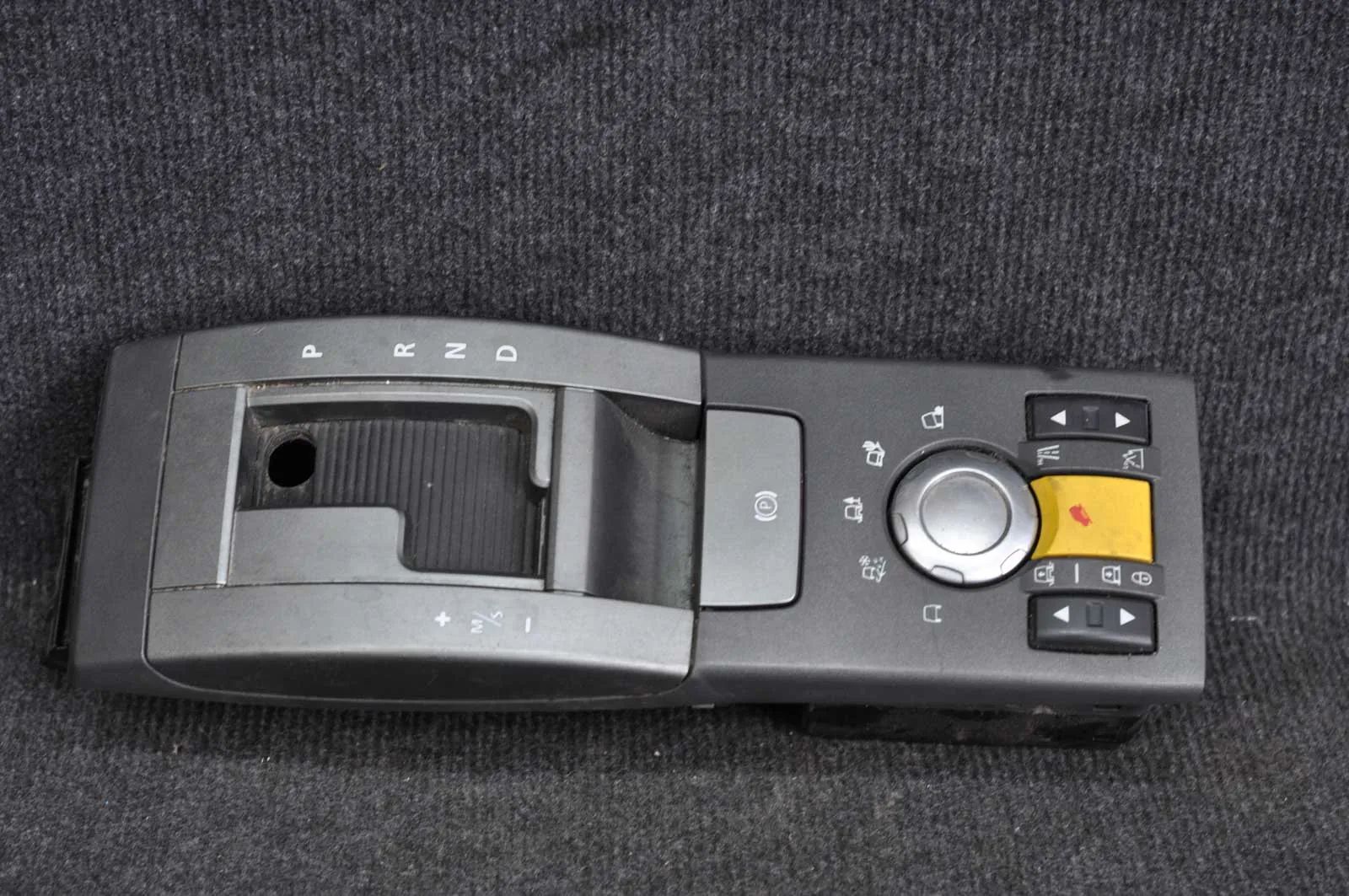 Land Rover Range Rover Sport Gear Shifting Level Plastic Trim Gear Shifting Level Plastic Trim — LAND ROVER R...