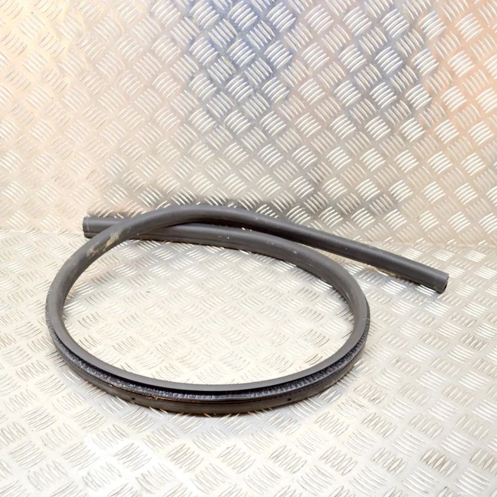 Maserati GranTurismo / GranCabrio Door rubber seal — front right Door rubber seal — front right — MASERATI GRAN ...