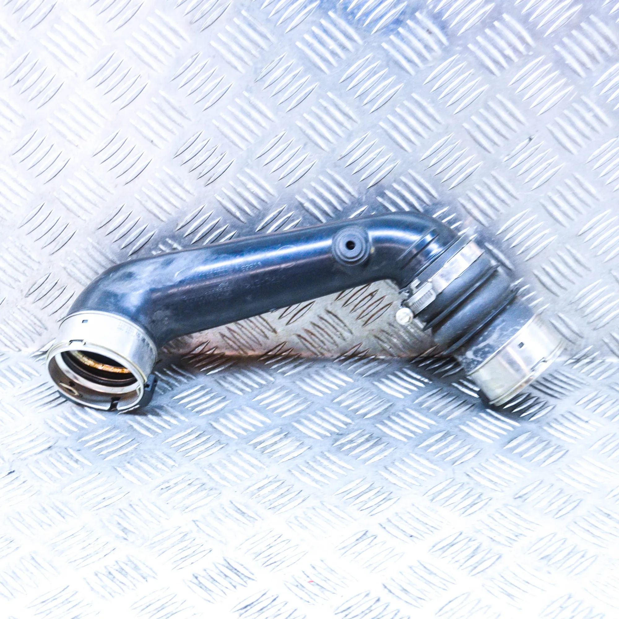 Land Rover Range Rover Sport (L494) Intercooler Hose Pipe Intercooler Hose Pipe — LAND ROVER RANGE ROVER ...
