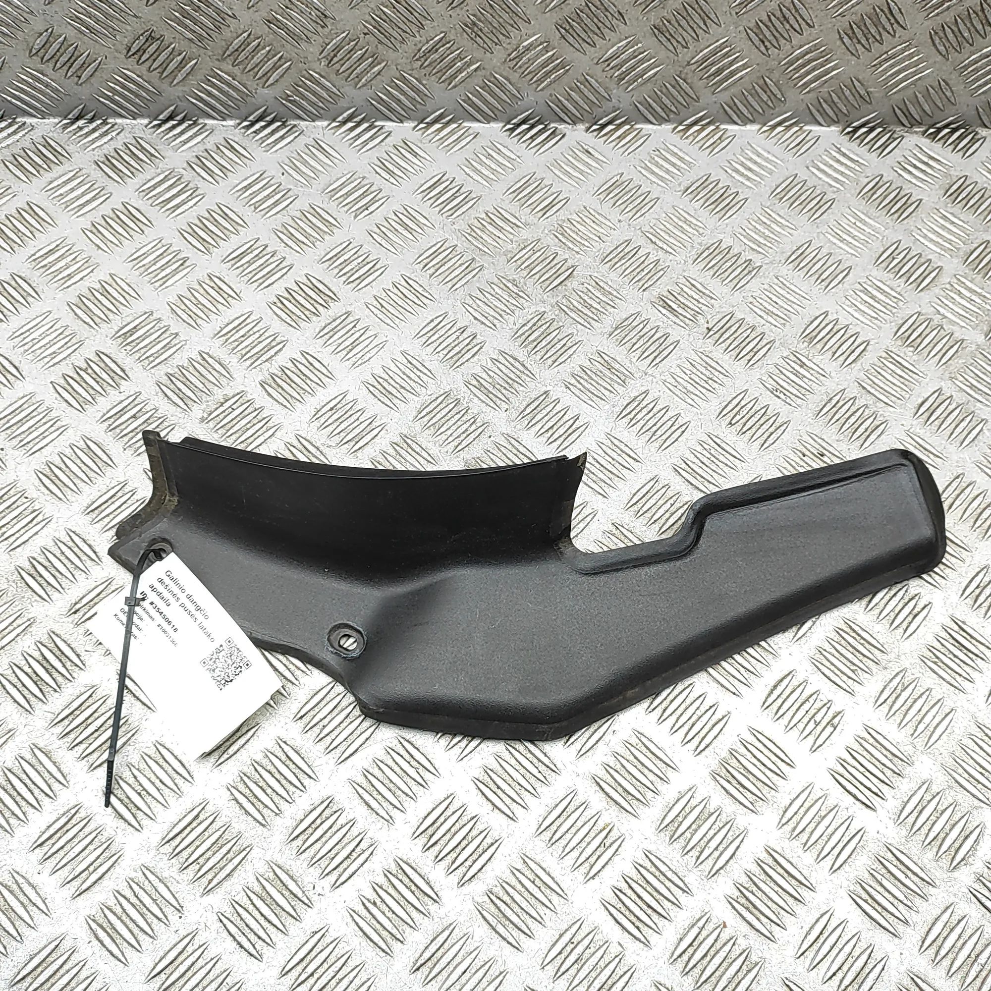 Mercedes-Benz GLC (X253) Tailgate drip rail trim — right
