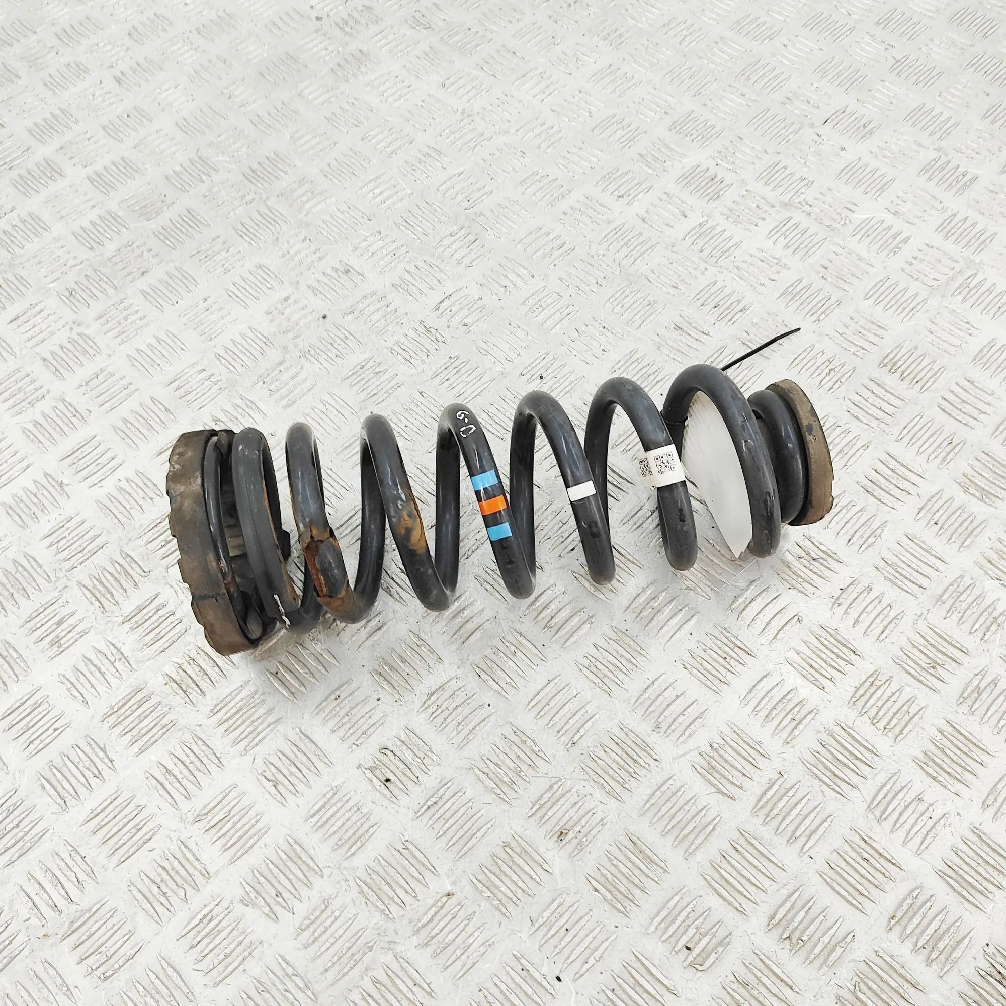 Jaguar XE Coil spring — rear right Coil spring — rear right — JAGUAR XE (X760) (20...