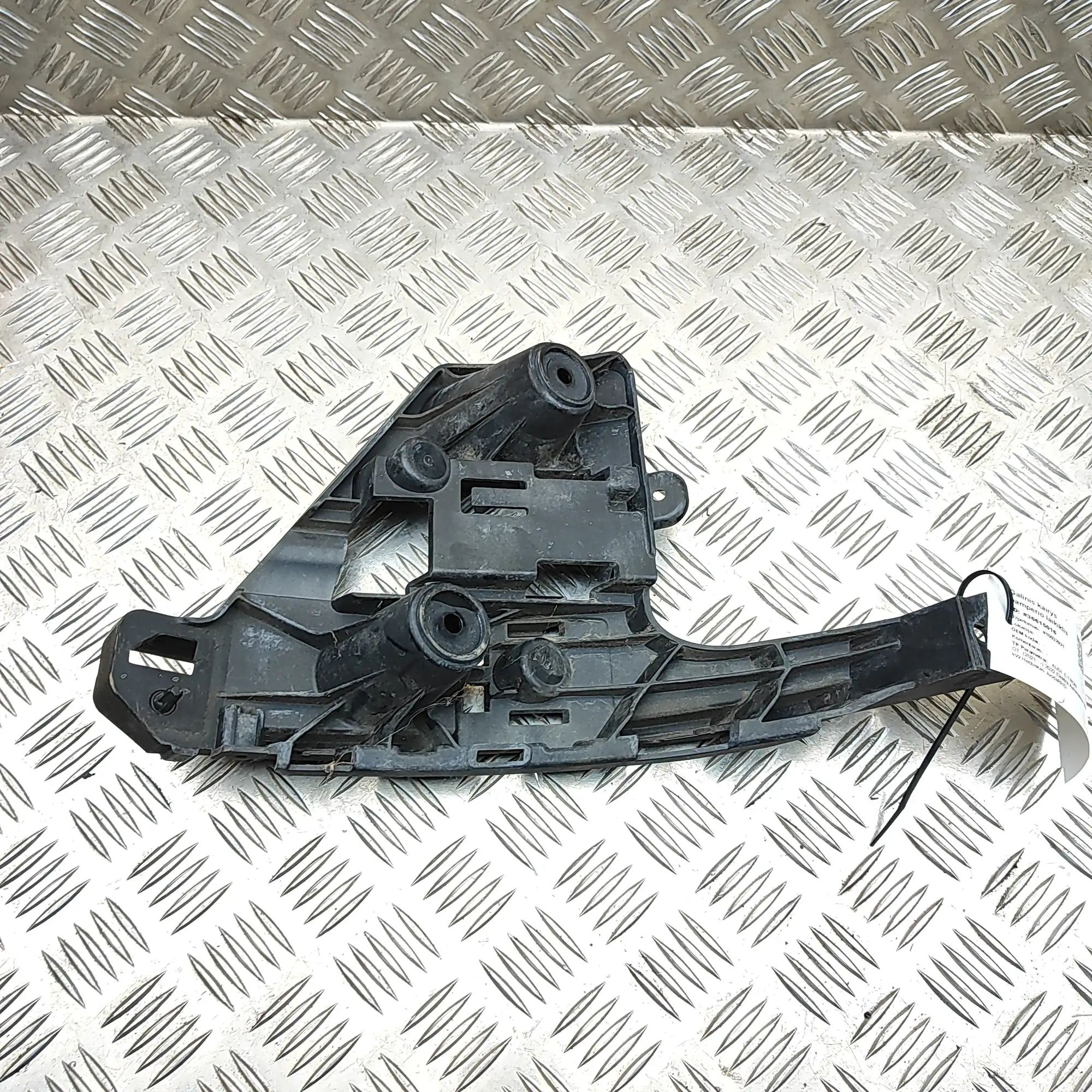 Audi e-tron GT (FW) Rear Right Bumper Bracket Rear Right Bumper Bracket — AUDI E-TRON GT (Sal...