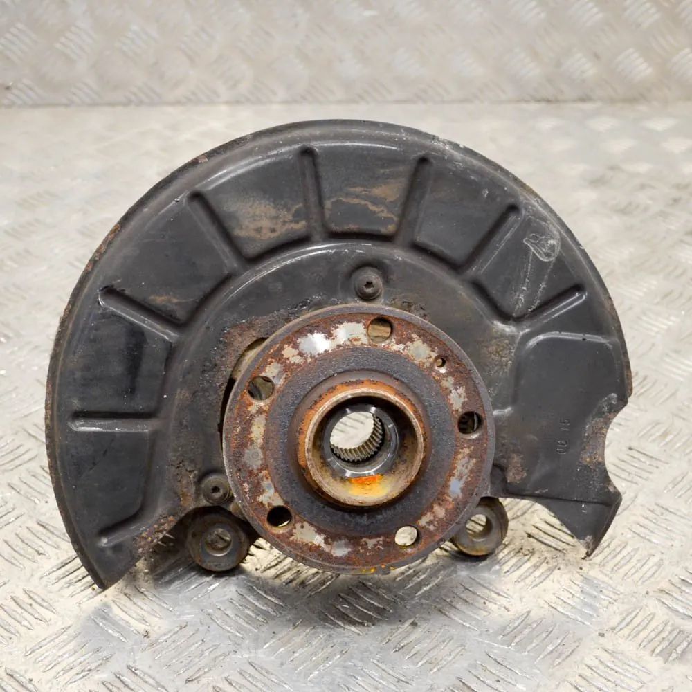 Skoda Superb (3T) Front Left Wheel Hub Front Left Wheel Hub — SKODA SUPERB (II Estate ...